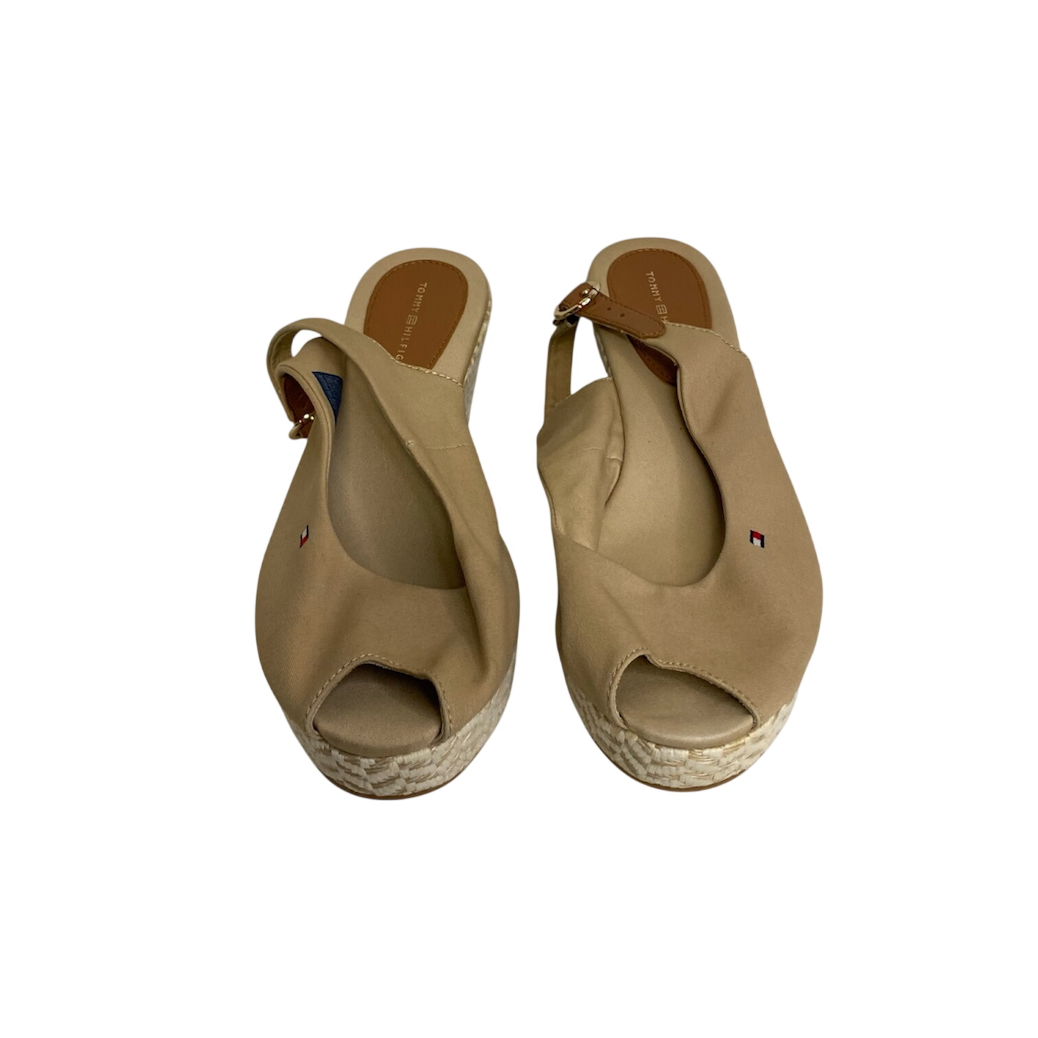 Sandales Femme à talon compensées - TOMMY HILFIGER - 39 Très bon état - 20,00 € Sandales Femme à talon compensées - TOMMY HILFIGER - 39 Très bon état reconditionné disponible sur Label Emmaüs