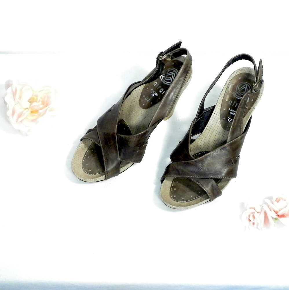 Voir photo 3 de Sandales Femme Marron En Cuir ATRAI Pointure 37 Sandales Femme Marron En Cuir ATRAI Pointure 37 Bon état reconditionné photo 3