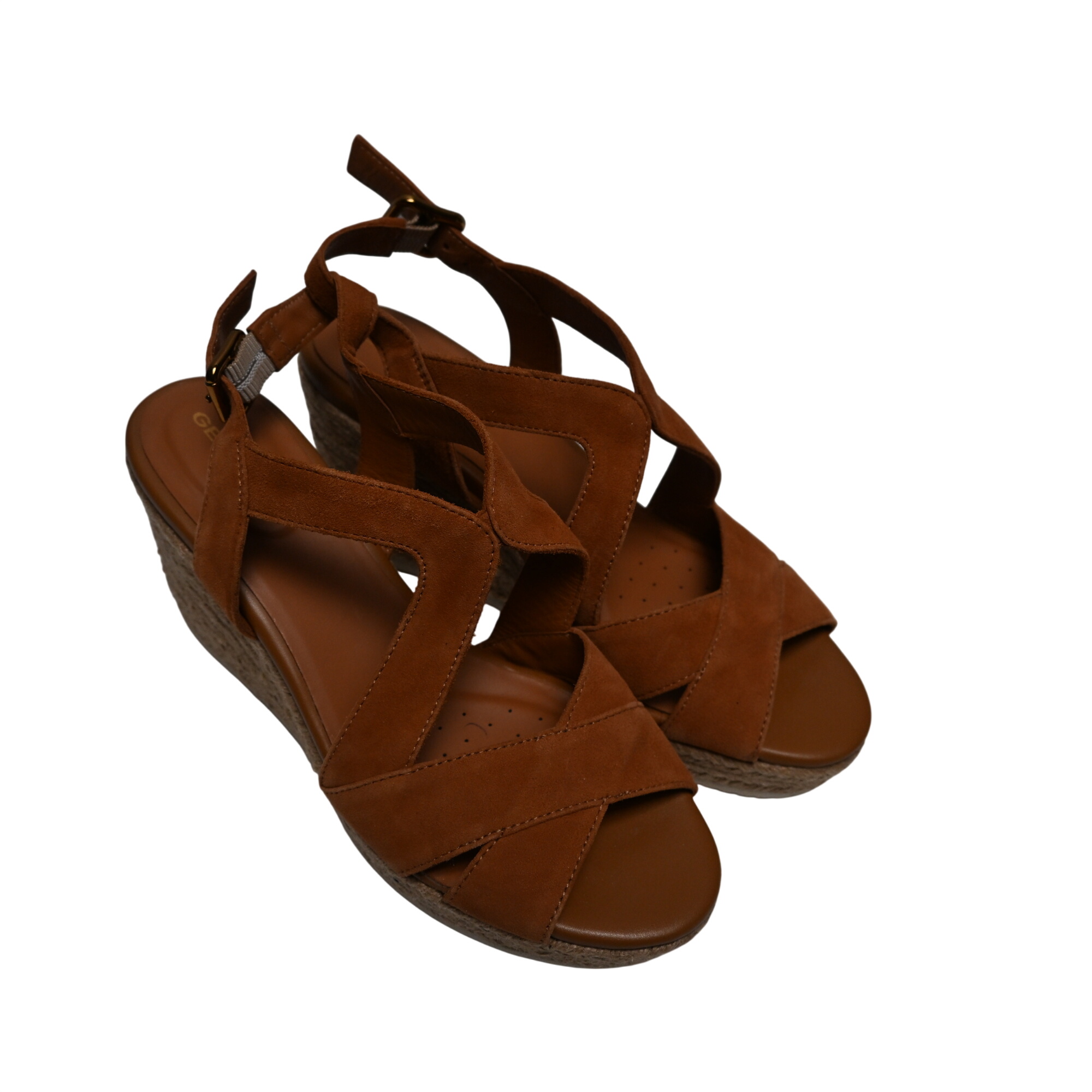 Sandales Geox - Taille 37 Très bon état - 35,00 € Sandales Geox - Taille 37 Très bon état reconditionné disponible sur Label Emmaüs