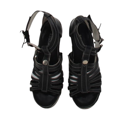 Sandales noires à talons 7 cm - Femme - Regard - Pointure 37 Bon état - 10,43 € Sandales noires à talons 7 cm - Femme - Regard - Pointure 37 Bon état reconditionné disponible sur Label Emmaüs