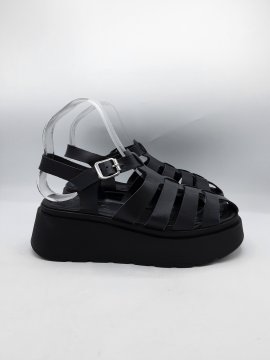 Sandales TEXTO noires de seconde main - 35,00 € Sandales TEXTO noires de seconde main reconditionné disponible sur Claquettes Market