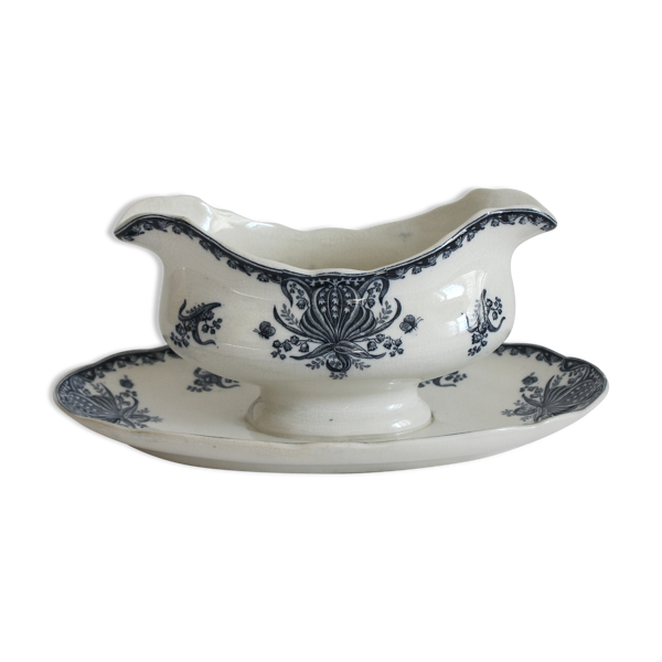Saucière en terre de fer décor palmettes bleues Bon état reconditionné (offre indisponible)