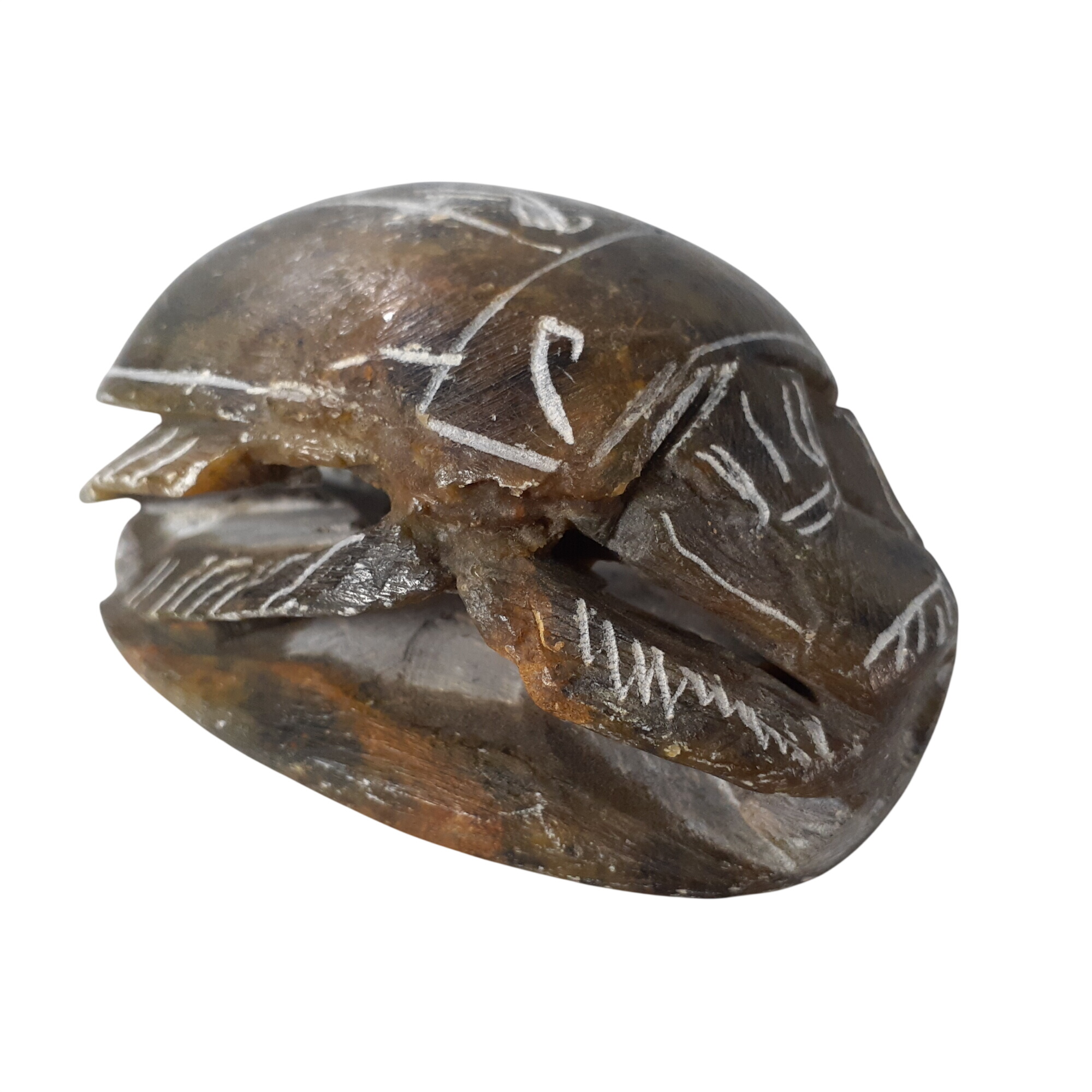 Acheter Scarabée en pierre gravé avec hiéroglyphes Bon état - 11,00 € Scarabée en pierre gravé avec hiéroglyphes Bon état reconditionné disponible sur Label Emmaüs