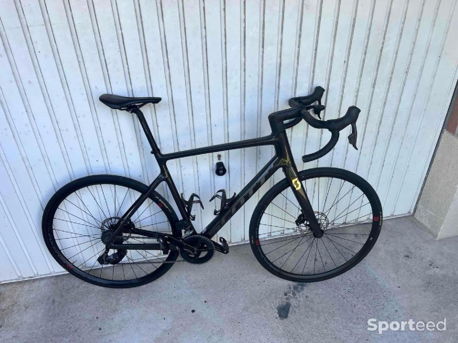Scott Addict 10 2024 Très bon état Scott reconditionné disponible sur Sporteed