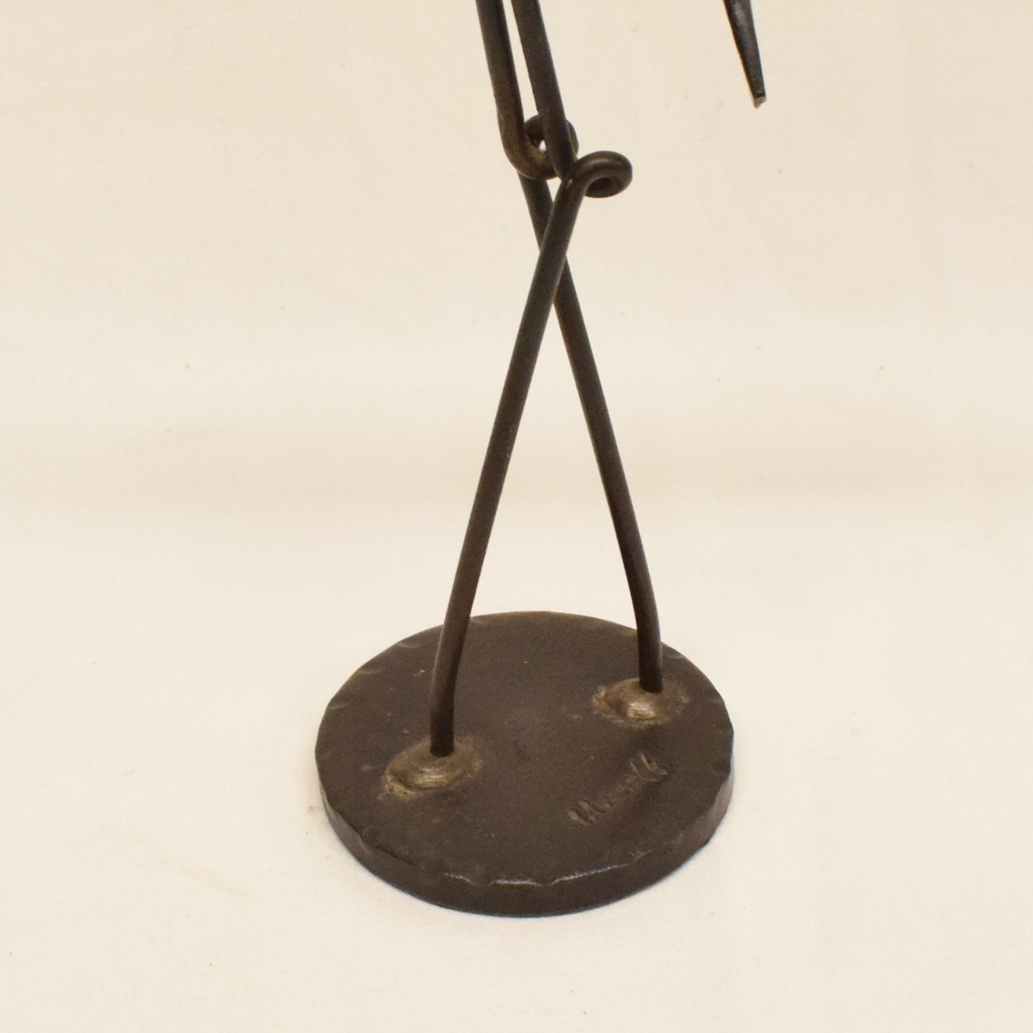 Voir photo 4 de Sculpture 39 cm oiseau échassier en fer forgé par I. Ivanoff Sculpture 39 cm oiseau échassier en fer forgé par I. Ivanoff Bon état reconditionné photo 4