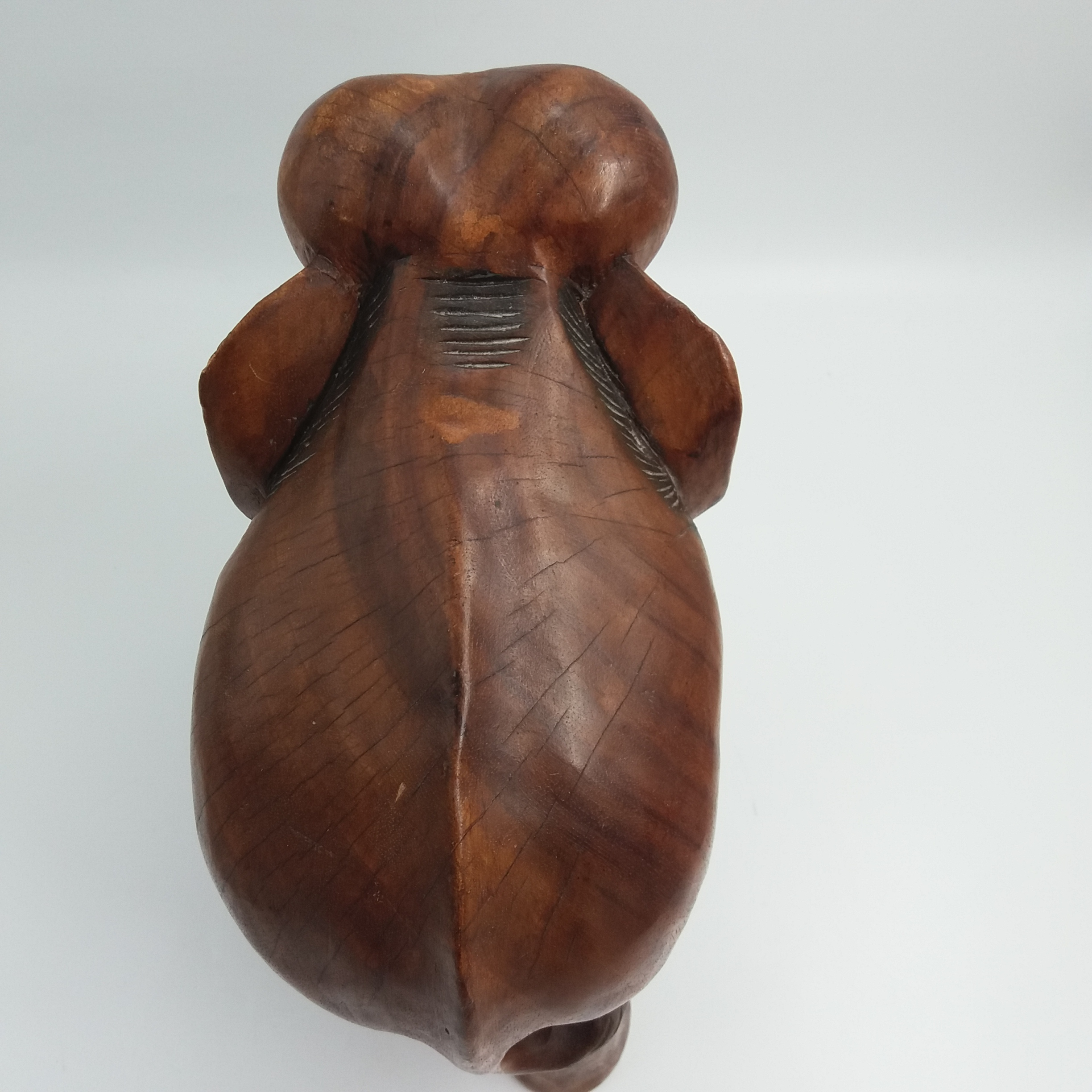 Voir photo 5 de Sculpture artisanale en bois. Eléphant. Marron et noir. Défense en bois. Sculpture artisanale en bois. Eléphant. Marron et noir. Défense en bois. Bon état reconditionné photo 5