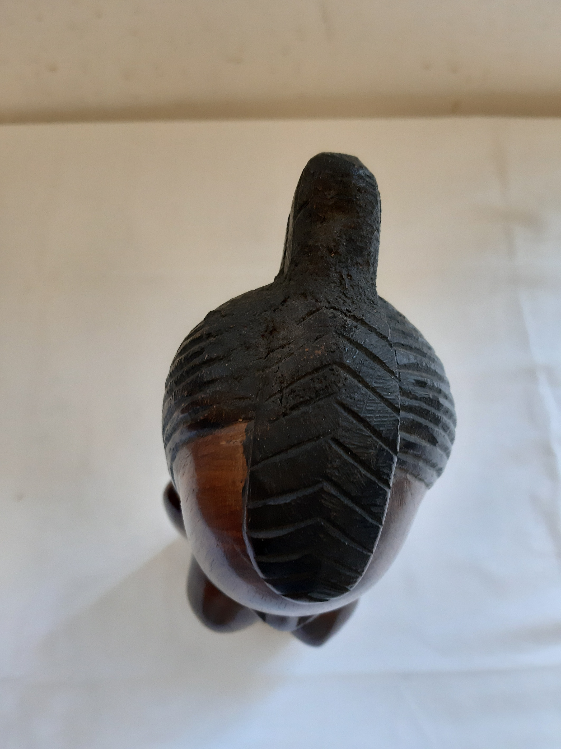 Voir photo 5 de Sculpture buste de femme seins nus en bois brut, ébène, art Africain Sculpture buste de femme seins nus en bois brut, ébène, art Africain Très bon état reconditionné photo 5