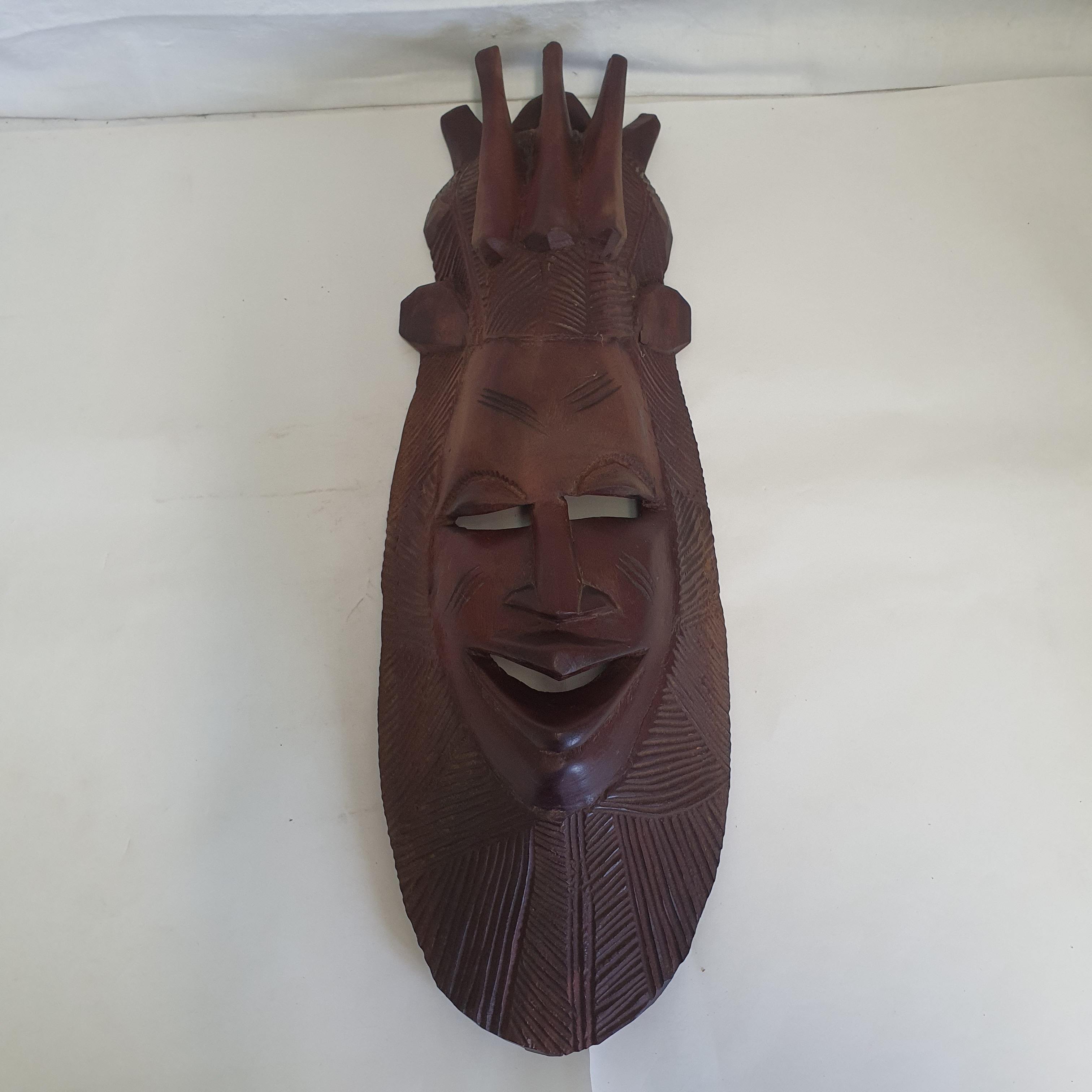 Sculpture en Bois Masque Africain État correct - 12,50 € Sculpture en Bois Masque Africain État correct reconditionné disponible sur Label Emmaüs