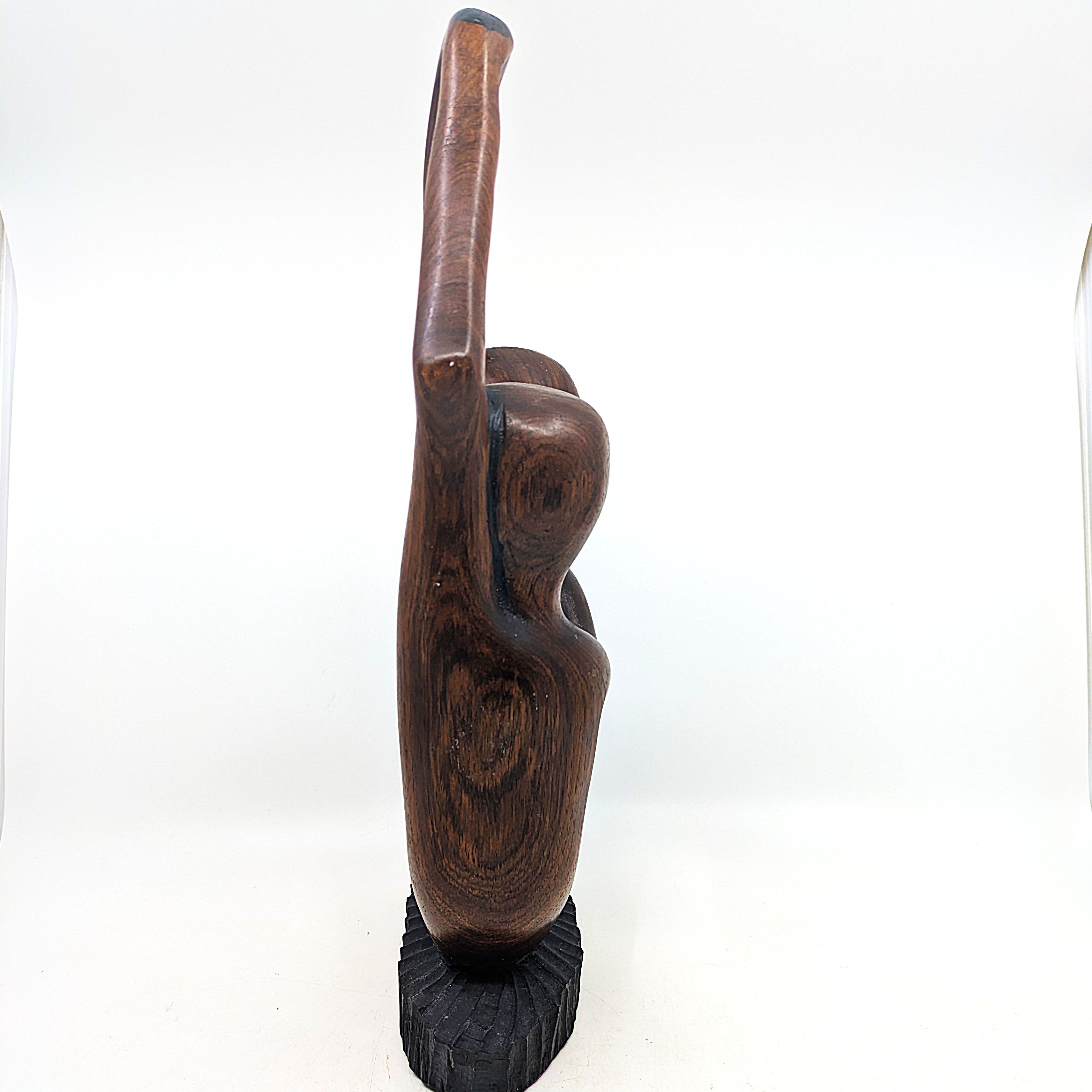 Voir photo 4 de Sculpture en bois représentant deux silhouettes enlacées Vintage Sculpture en bois représentant deux silhouettes enlacées Vintage Très bon état reconditionné photo 4