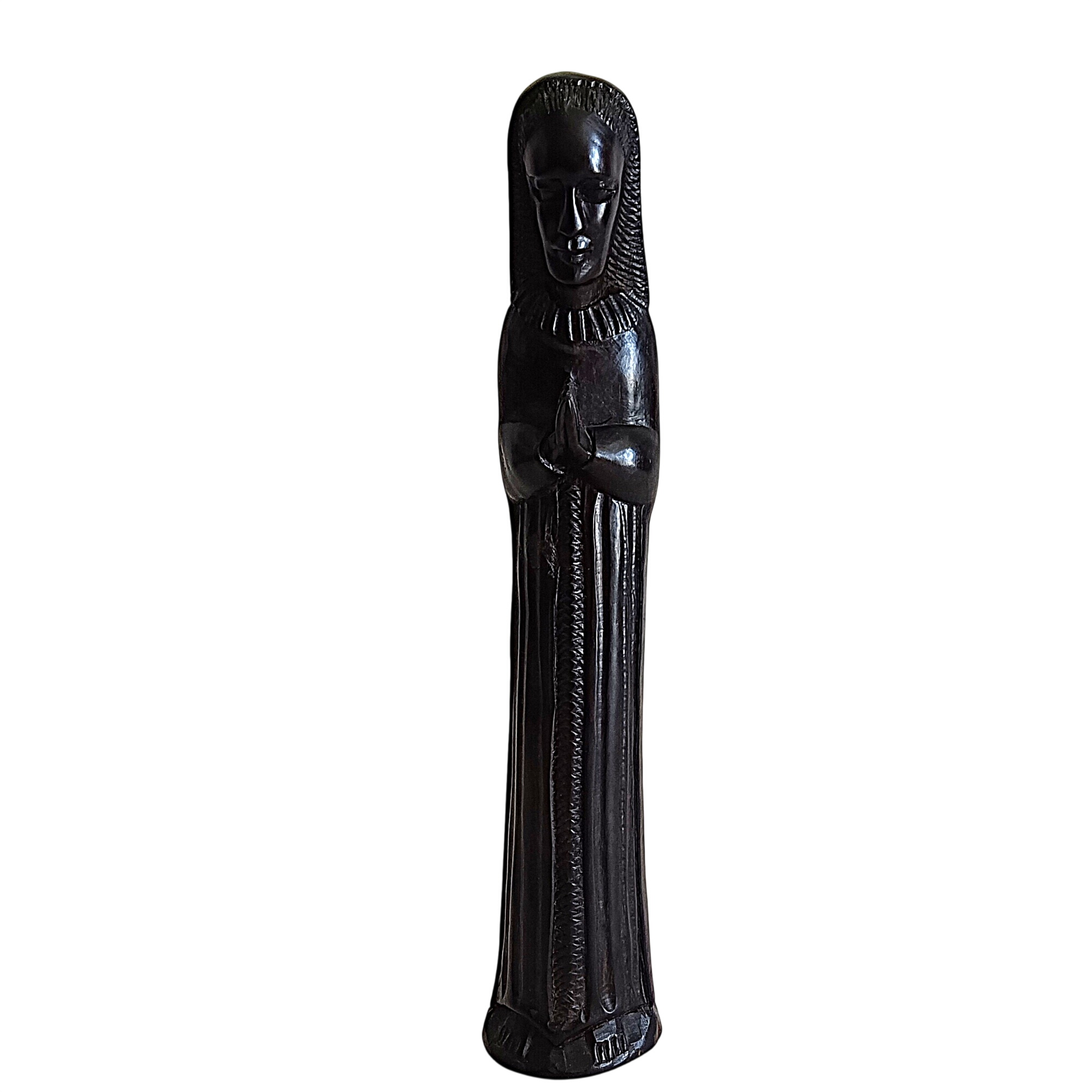 Acheter Sculpture en ébène du Kenya datée de 1987 représentant un personnage en prière – H 31 cm Bon état - 49,00 € Sculpture en ébène du Kenya datée de 1987 représentant un personnage en prière – H 31 cm Bon état reconditionné disponible sur Label Emmaüs