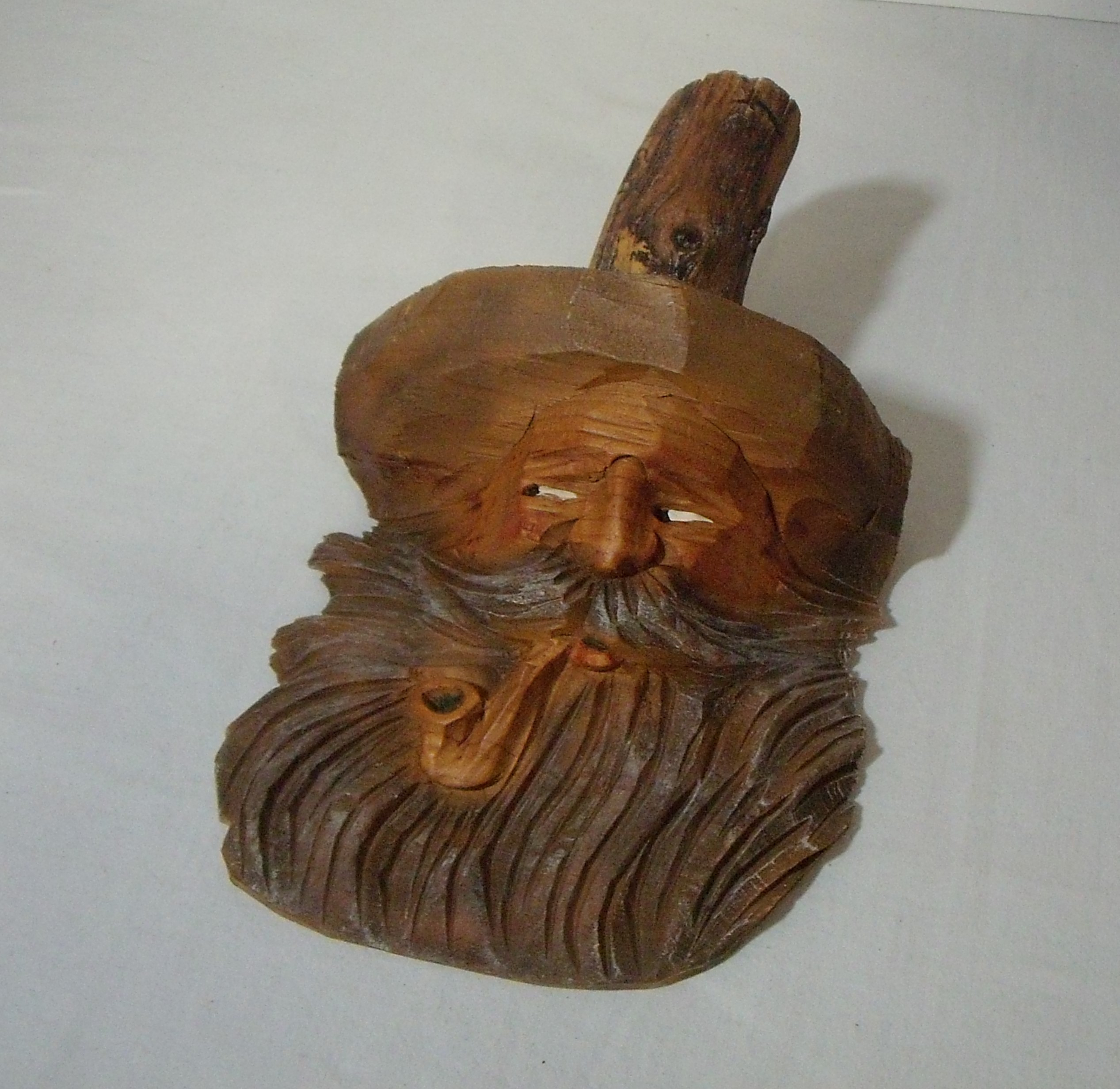 Voir photo 2 de Sculpture murale originale sur bois "Vieil Homme à la Pipe" - Vintage Sculpture murale originale sur bois "Vieil Homme à la Pipe" - Vintage Bon état reconditionné photo 2