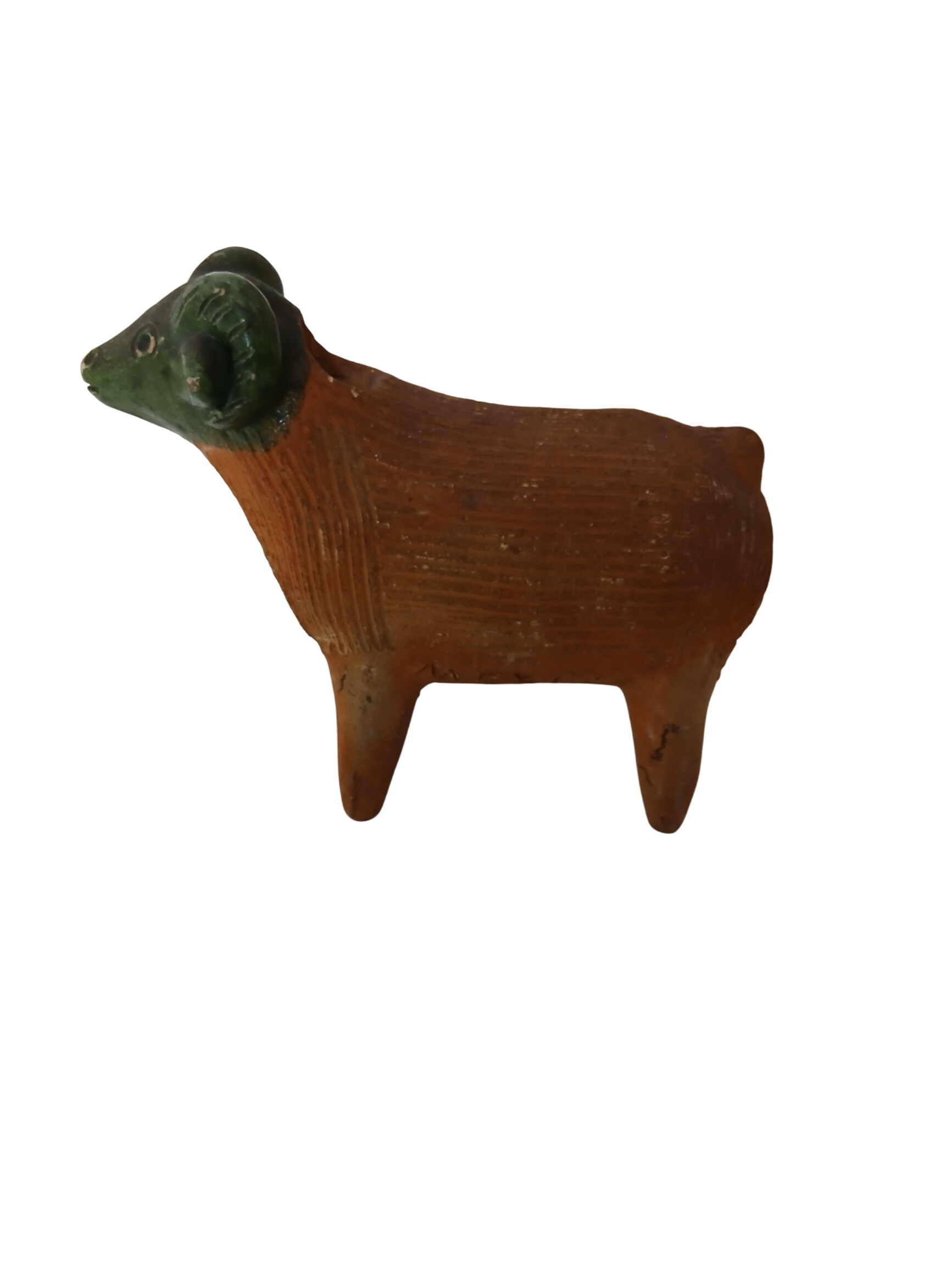 Acheter Sculpture représentant un bélier stylisé en terre cuite. Bon état - 10,00 € Sculpture représentant un bélier stylisé en terre cuite. Bon état reconditionné disponible sur Label Emmaüs