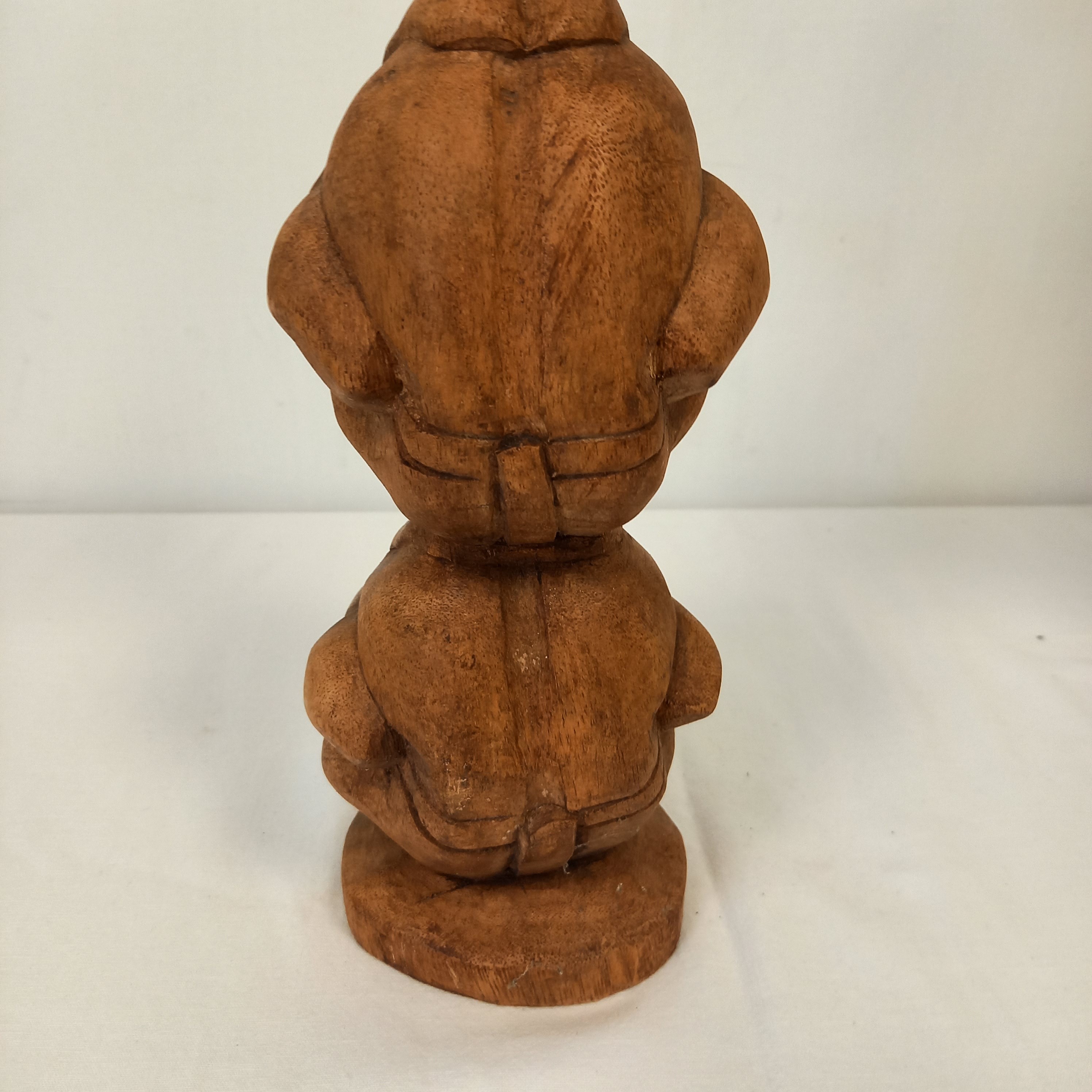Voir photo 3 de Sculpture totem en bois sculpté à la main 3 hommes accroupis les uns sur les autres Sculpture totem en bois sculpté à la main 3 hommes accroupis les uns sur les autres Bon état reconditionné photo 3