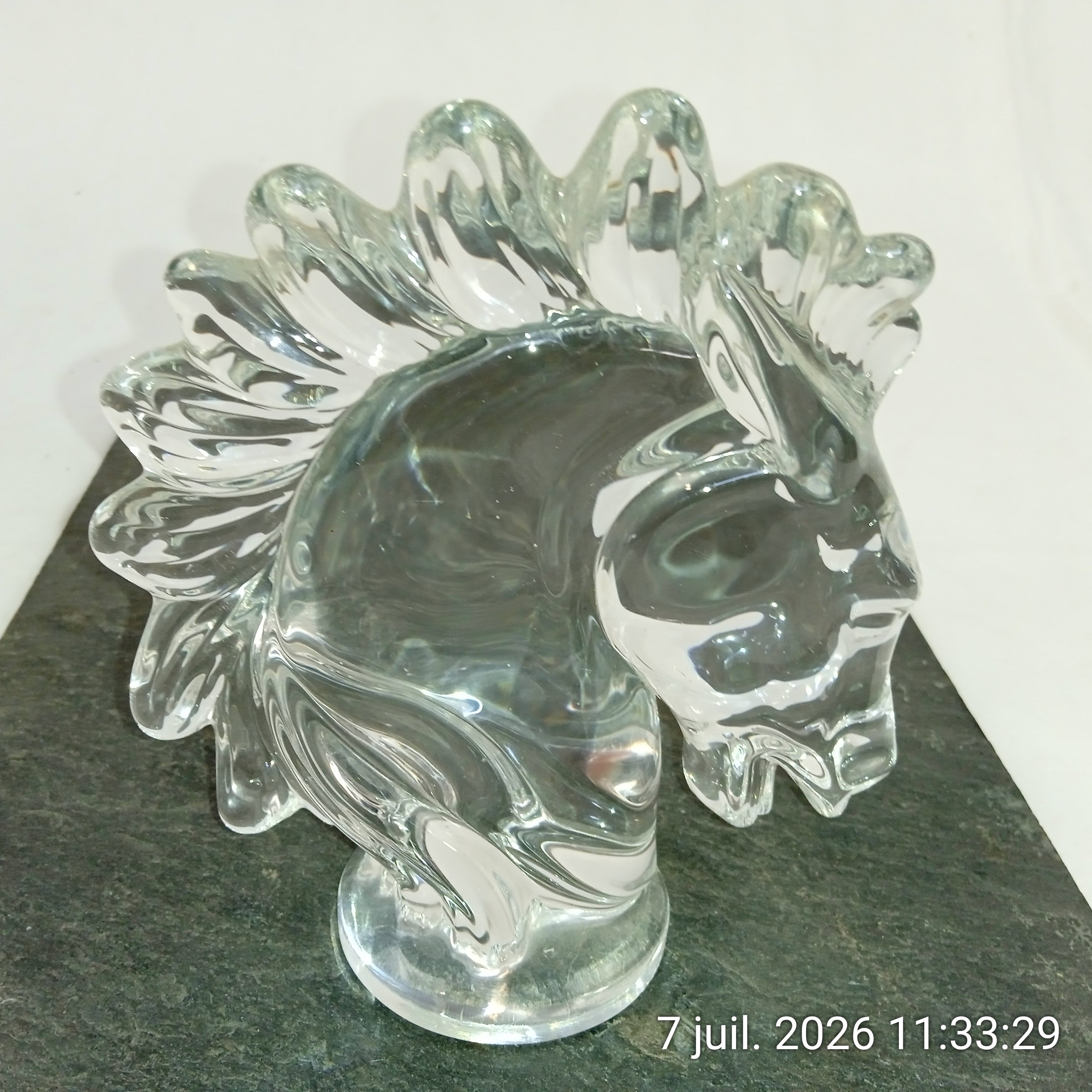 Voir photo 2 de Sculpture vintage de tête de cheval en verre/cristal Années 1960's Sculpture vintage de tête de cheval en verre/cristal Années 1960's Très bon état reconditionné photo 2