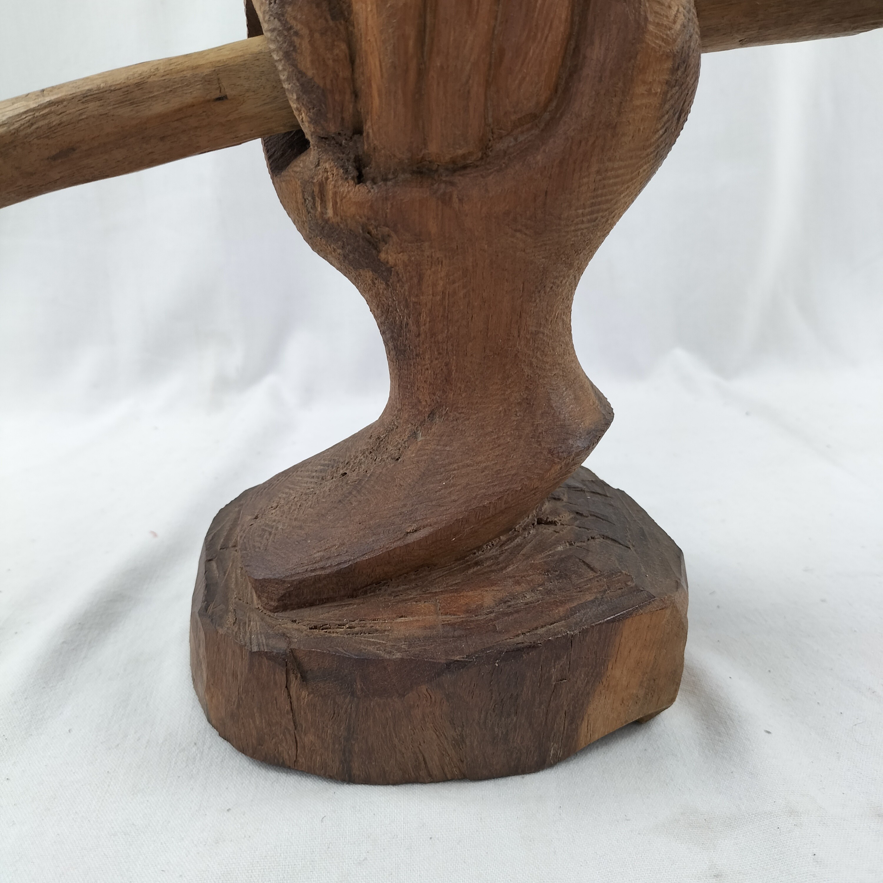 Voir photo 2 de Sculpture vintage en bois agriculteur africain Sculpture vintage en bois agriculteur africain Bon état reconditionné photo 2