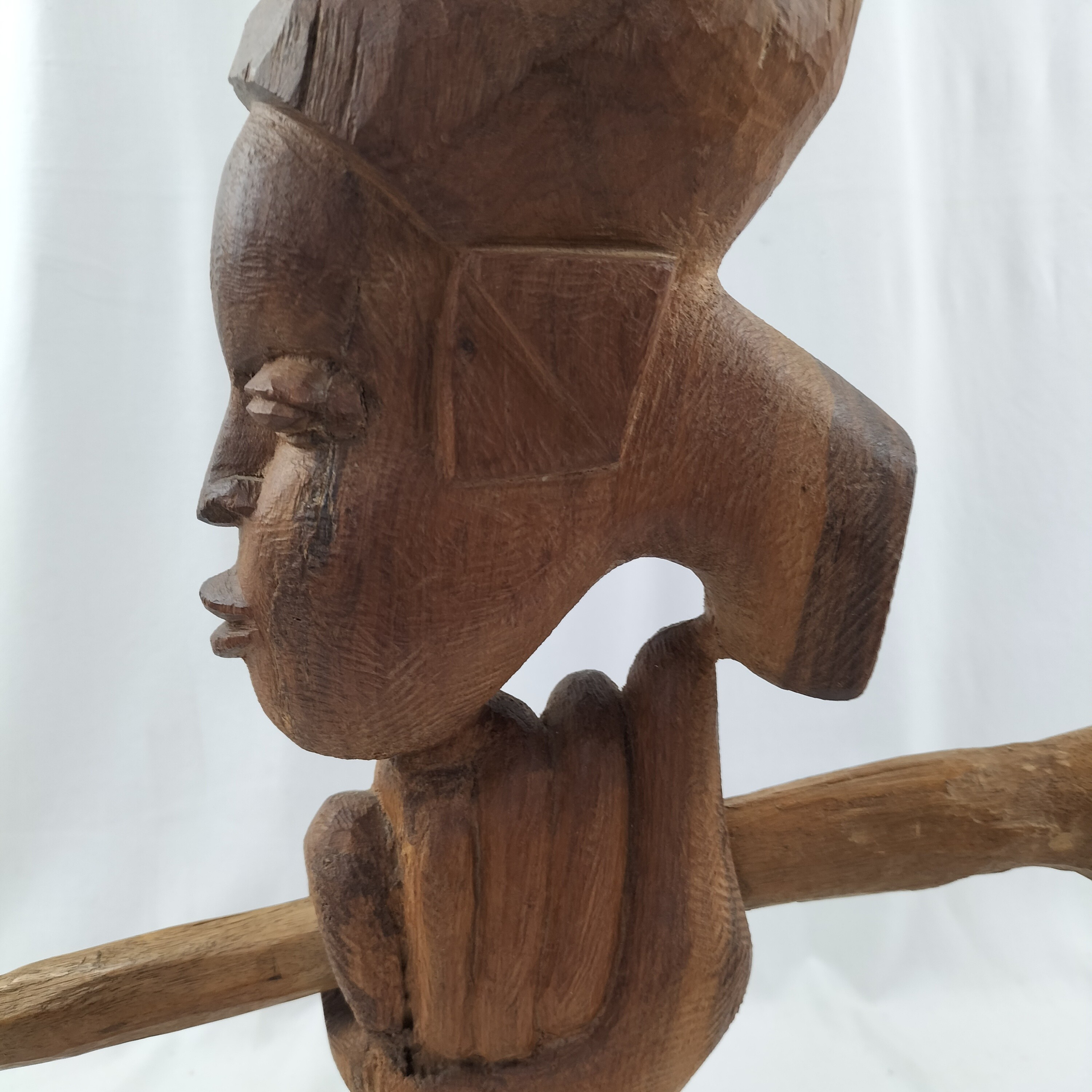 Voir photo 3 de Sculpture vintage en bois agriculteur africain Sculpture vintage en bois agriculteur africain Bon état reconditionné photo 3