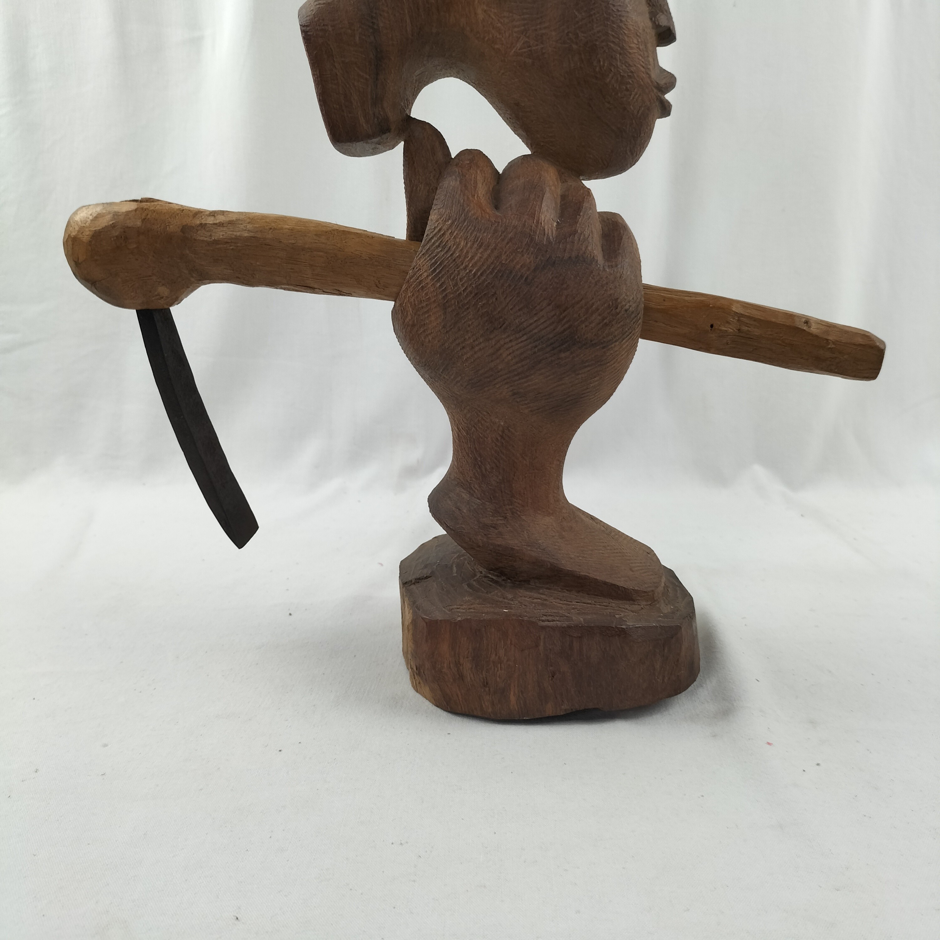 Voir photo 7 de Sculpture vintage en bois agriculteur africain Sculpture vintage en bois agriculteur africain Bon état reconditionné photo 7