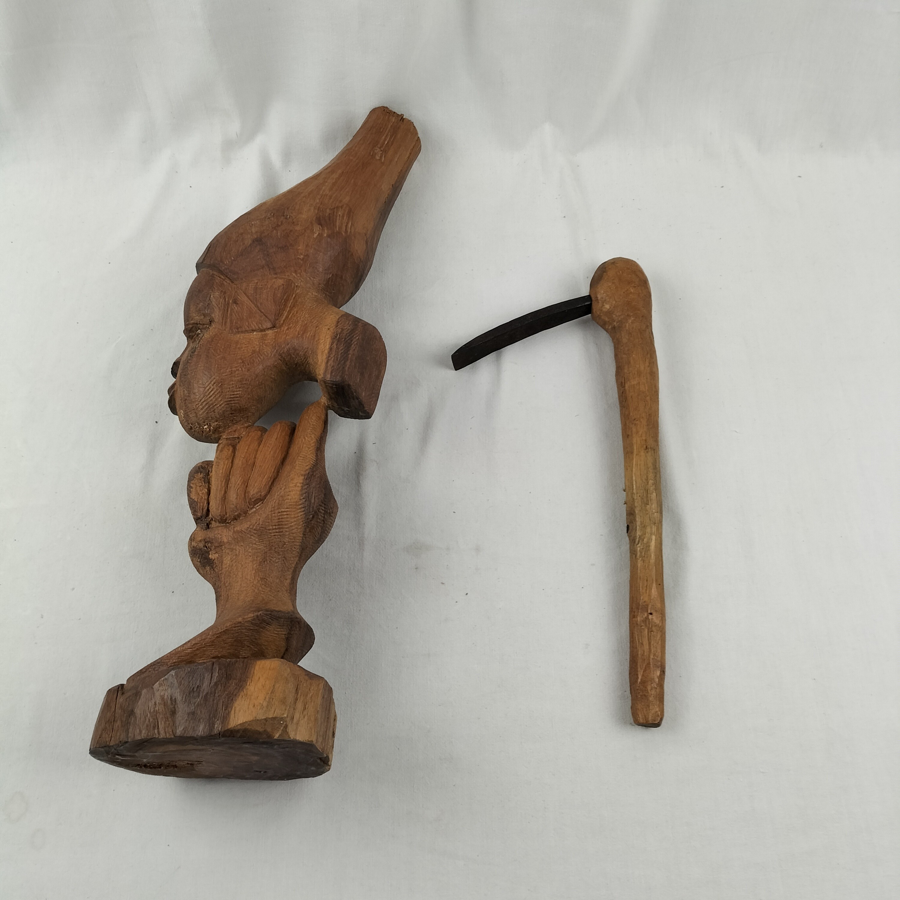 Voir photo 9 de Sculpture vintage en bois agriculteur africain Sculpture vintage en bois agriculteur africain Bon état reconditionné photo 9