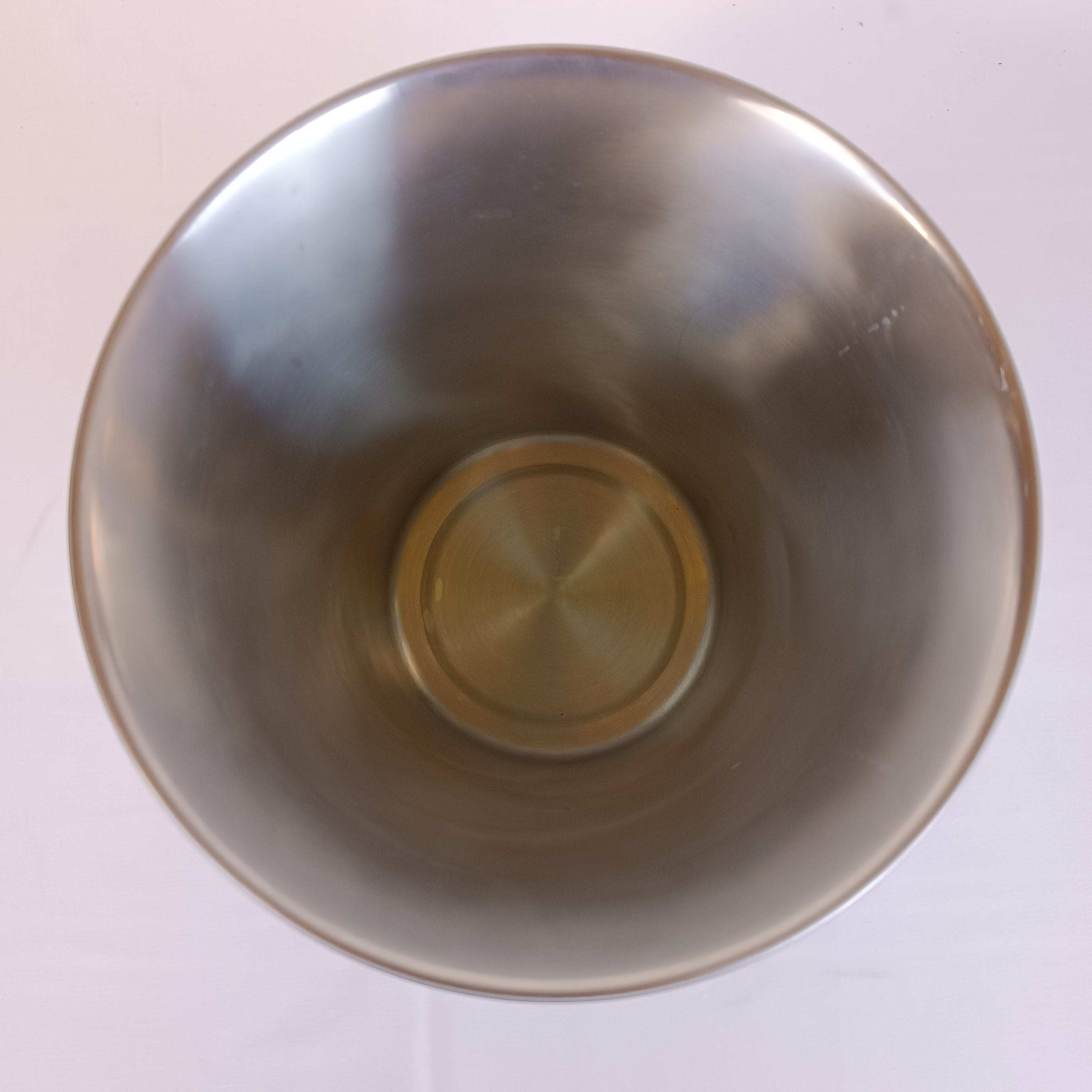 Voir photo 4 de Seau à champagne vintage, en inox brossé, de la marque Guy Degrenne Seau à champagne vintage, en inox brossé, de la marque Guy Degrenne État correct reconditionné photo 4