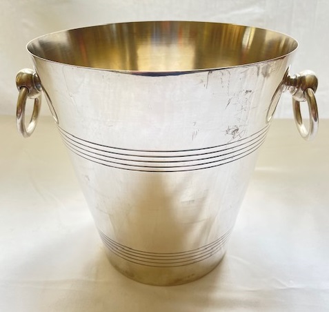 Voir photo 7 de Seau à Glace ou Petit Seau à bouteille en métal argenté, Travail moderne Seau à Glace ou Petit Seau à bouteille en métal argenté, Travail moderne État correct reconditionné photo 7