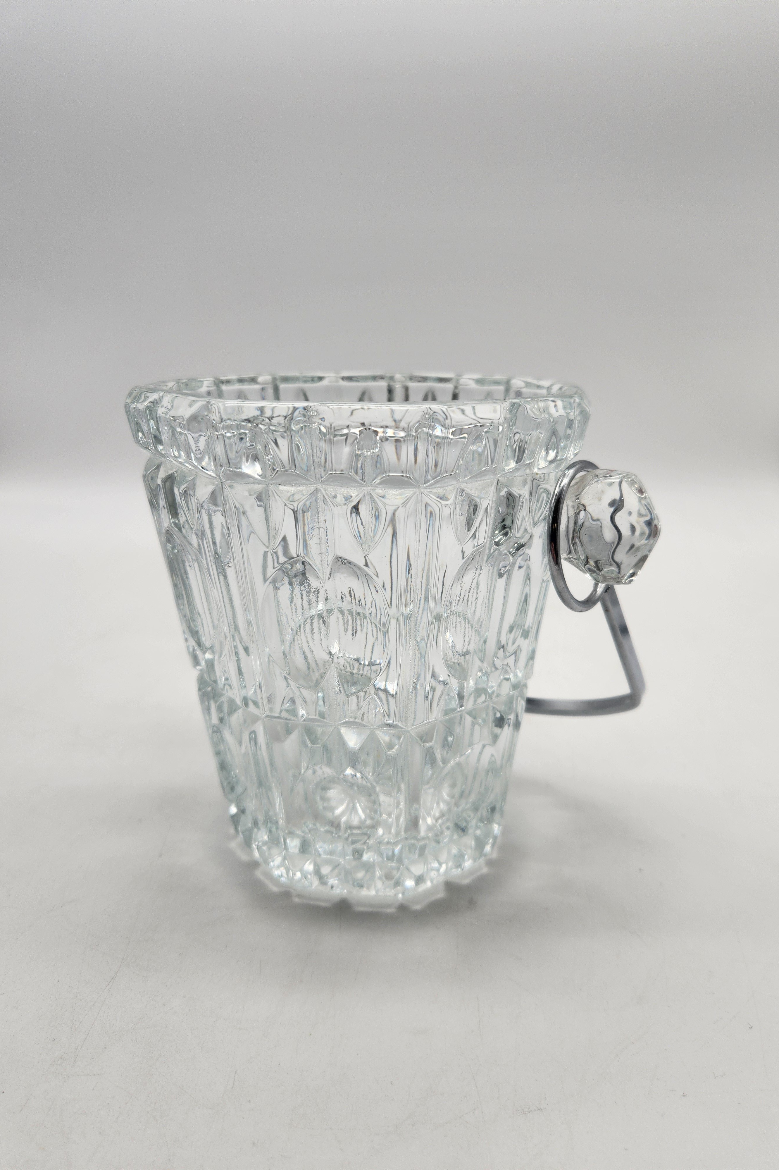 Voir photo 3 de Seau à glaçons en verre avec, sont lots de six verres à shot Seau à glaçons en verre avec, sont lots de six verres à shot Très bon état reconditionné photo 3