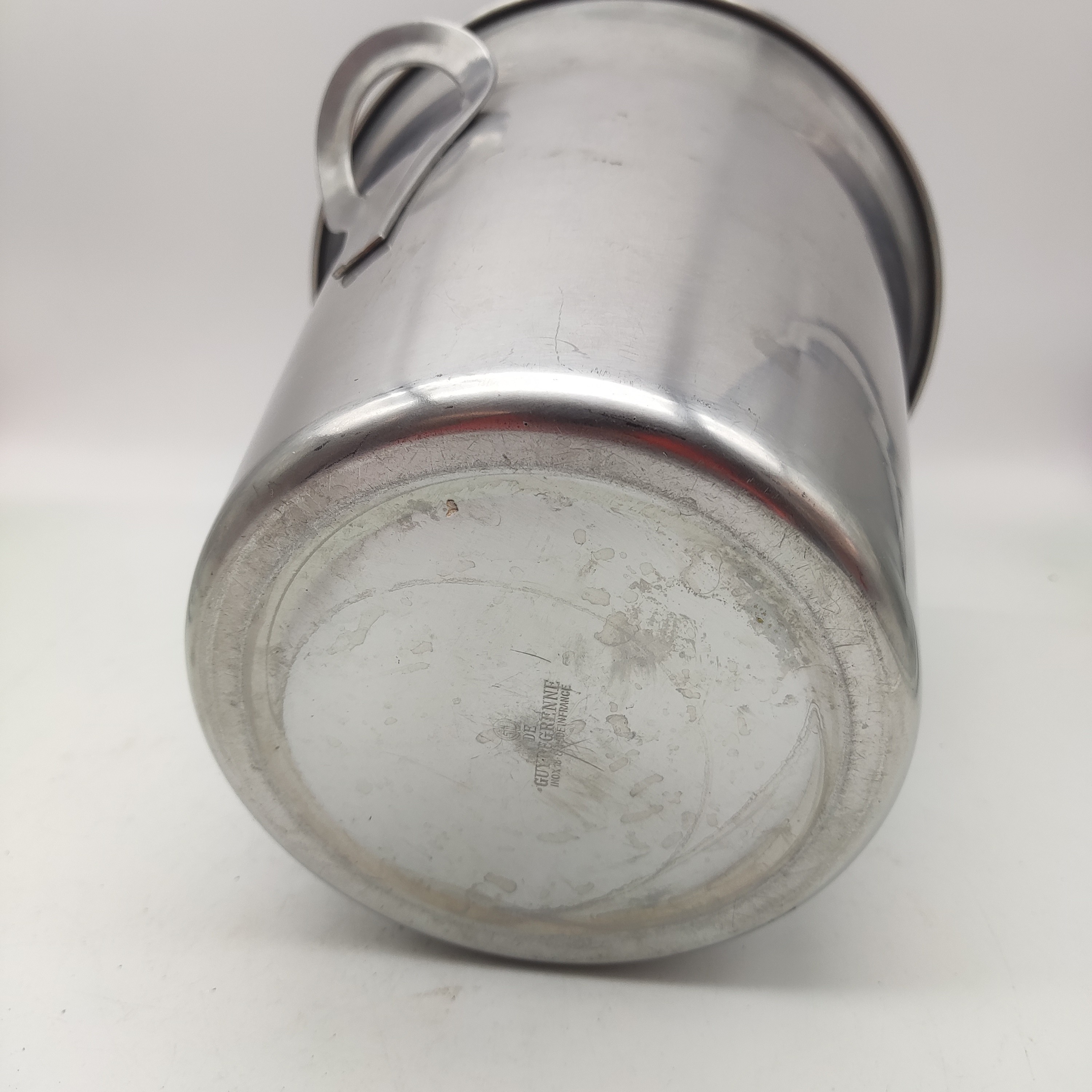 Voir photo 3 de Seau champagne Inox Guy Degrenne pour petite bouteille Seau champagne Inox Guy Degrenne pour petite bouteille Bon état reconditionné photo 3