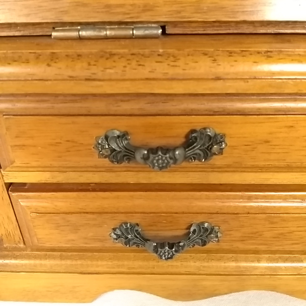 Voir photo 6 de Secrétaire en bois pour poupées Secrétaire en bois pour poupées Très bon état reconditionné photo 6