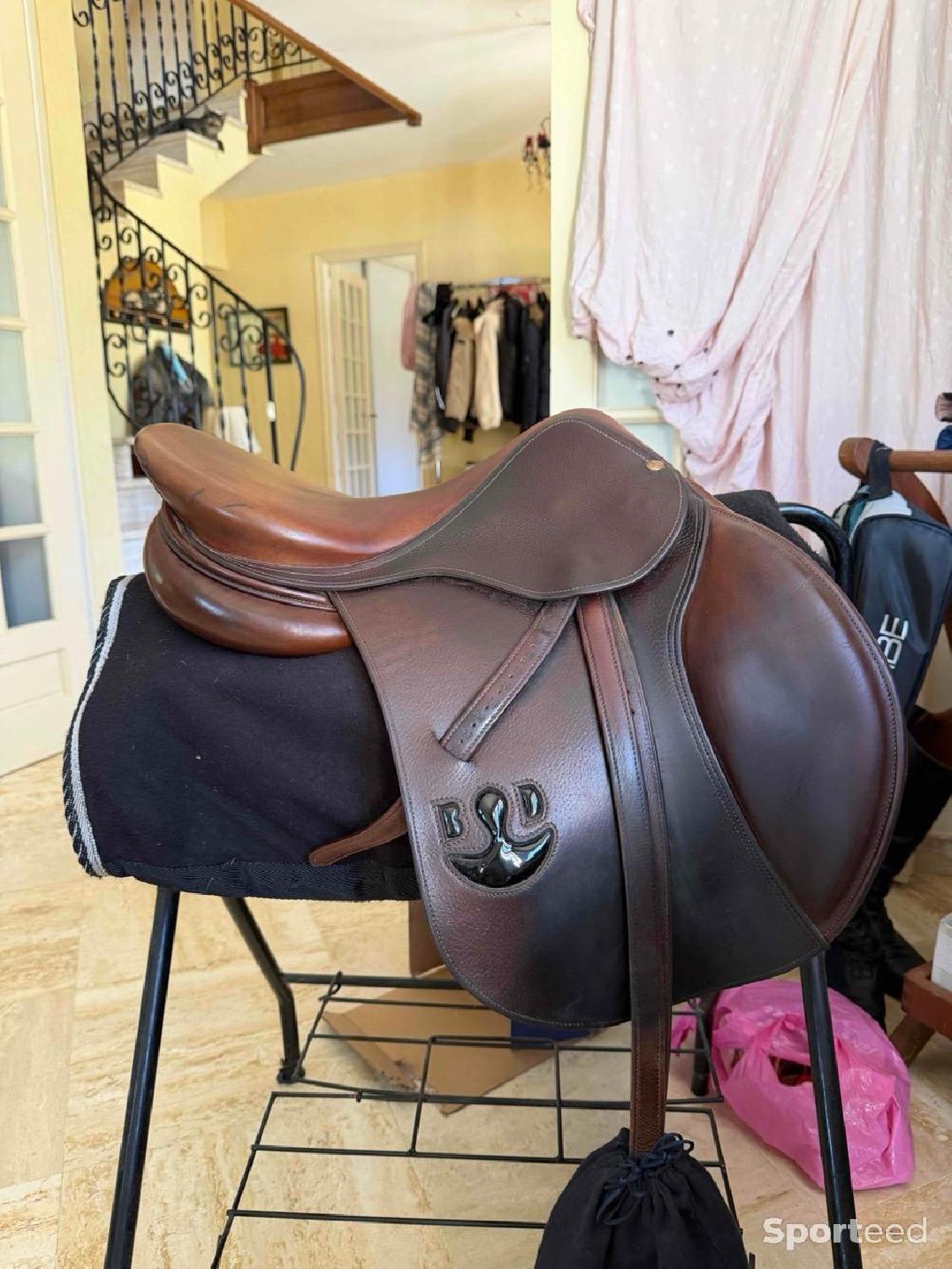 Selle Bruno Delgrange Très bon état N/A reconditionné disponible sur Sporteed