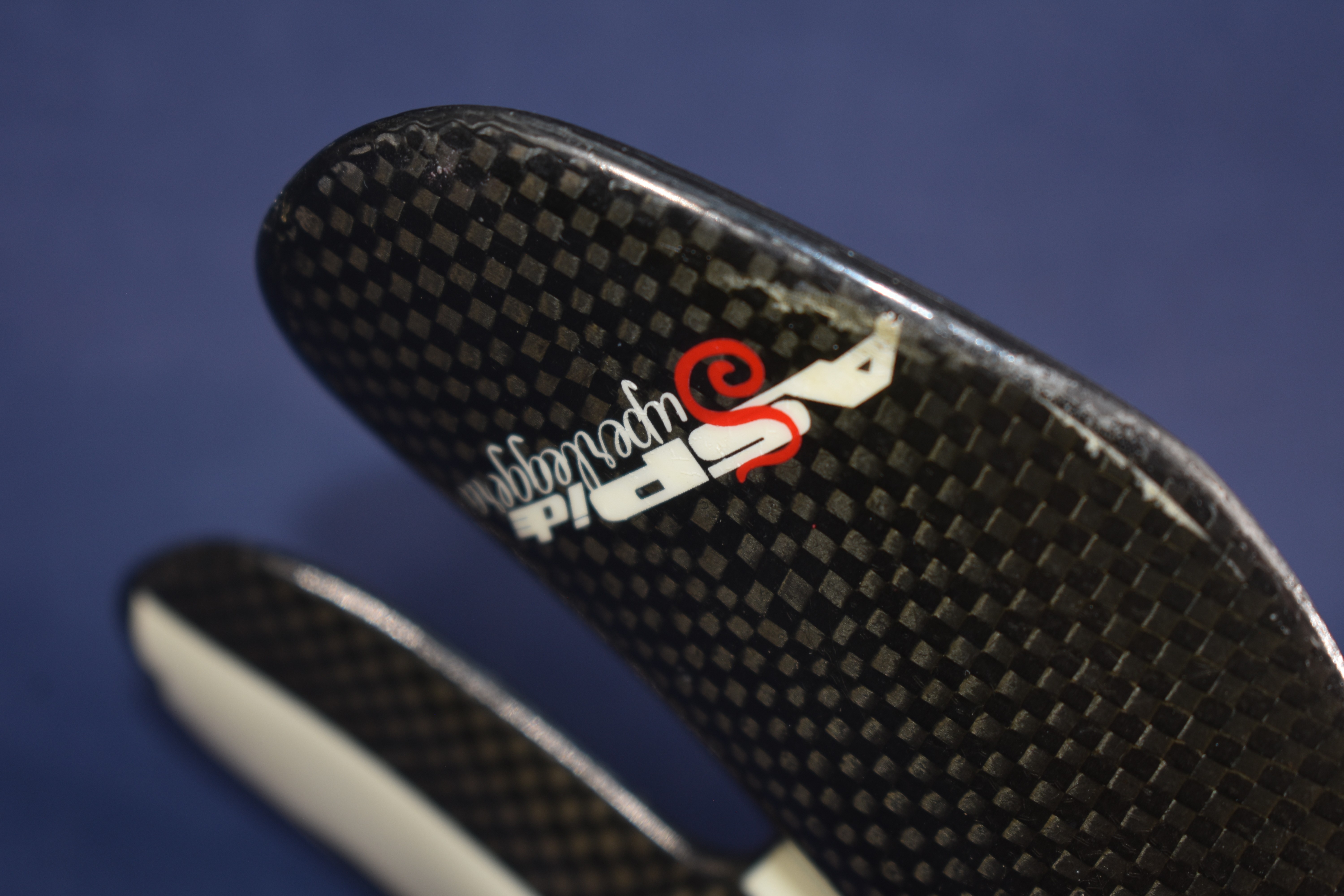 Voir photo 2 de Selle de vélo en carbone d'occasion SANMARCO, longueur 27 & largeur 12 cm. Selle de vélo en carbone d'occasion SANMARCO, longueur 27 & largeur 12 cm. État correct reconditionné photo 2