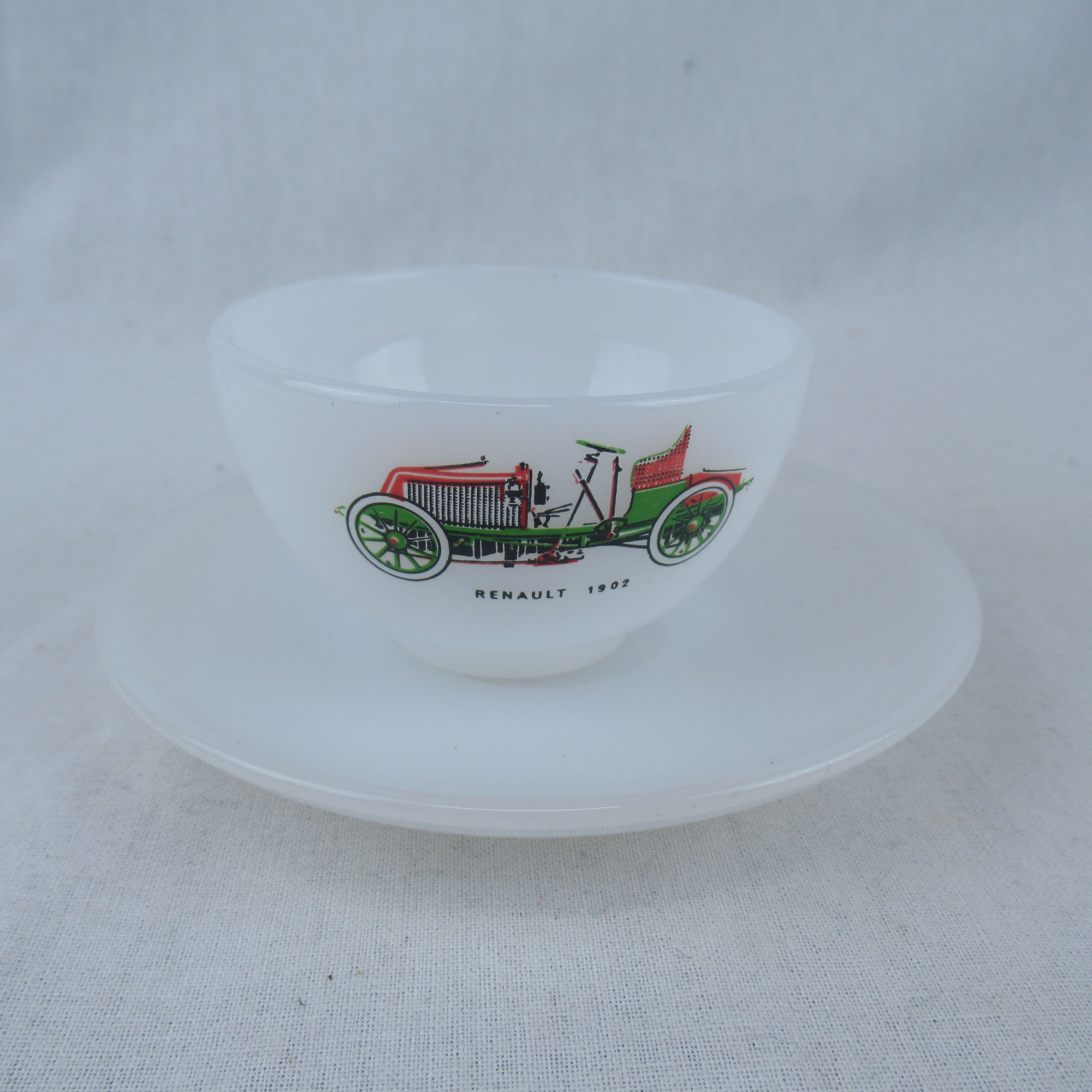 Voir photo 10 de Service à café 6 tasses avec coupelles estampillés "Cognac Hardy" motif véhicules anciens - Arcopal France Service à café 6 tasses avec coupelles estampillés "Cognac Hardy" motif véhicules anciens - Arcopal France Bon état reconditionné photo 10