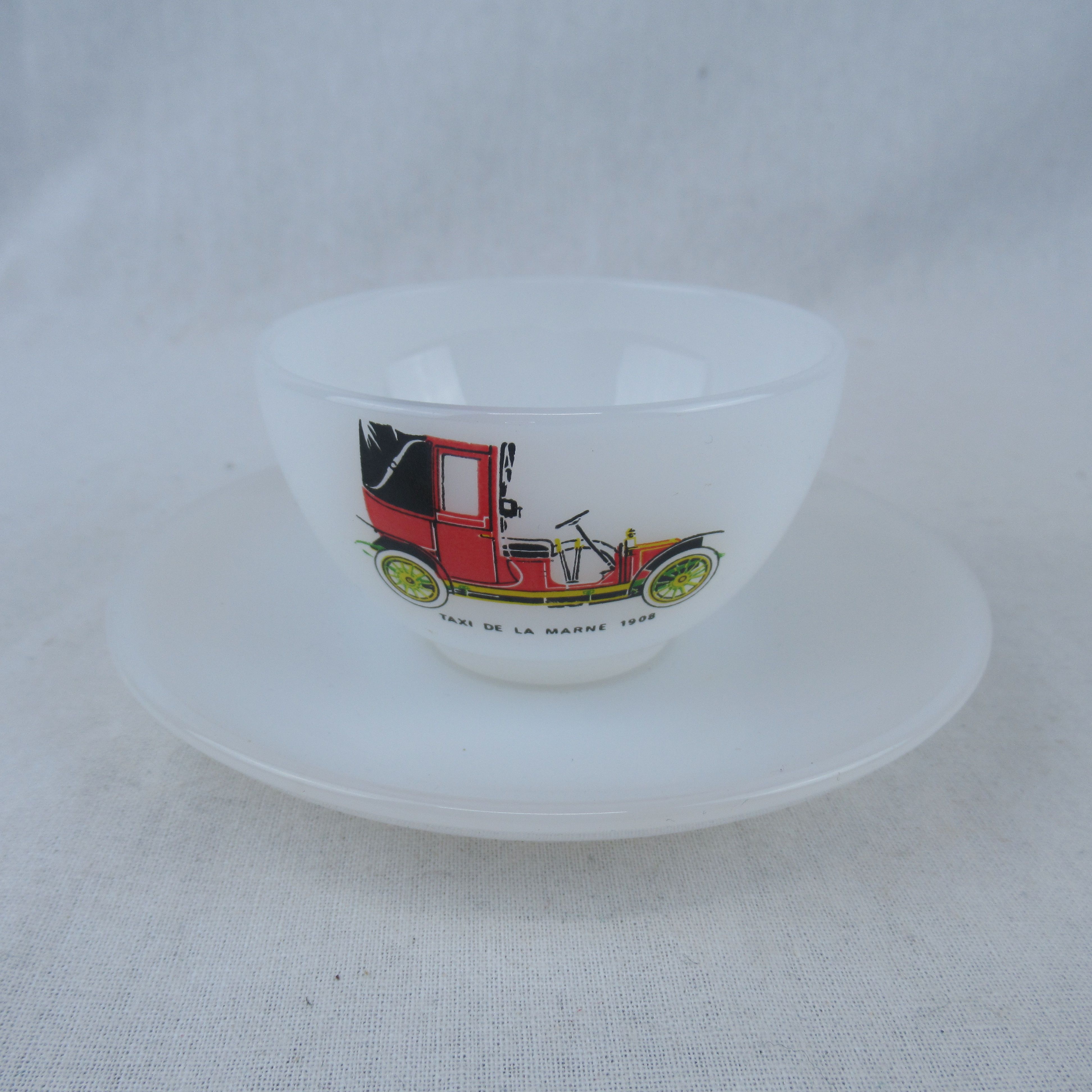 Voir photo 11 de Service à café 6 tasses avec coupelles estampillés "Cognac Hardy" motif véhicules anciens - Arcopal France Service à café 6 tasses avec coupelles estampillés "Cognac Hardy" motif véhicules anciens - Arcopal France Bon état reconditionné photo 11