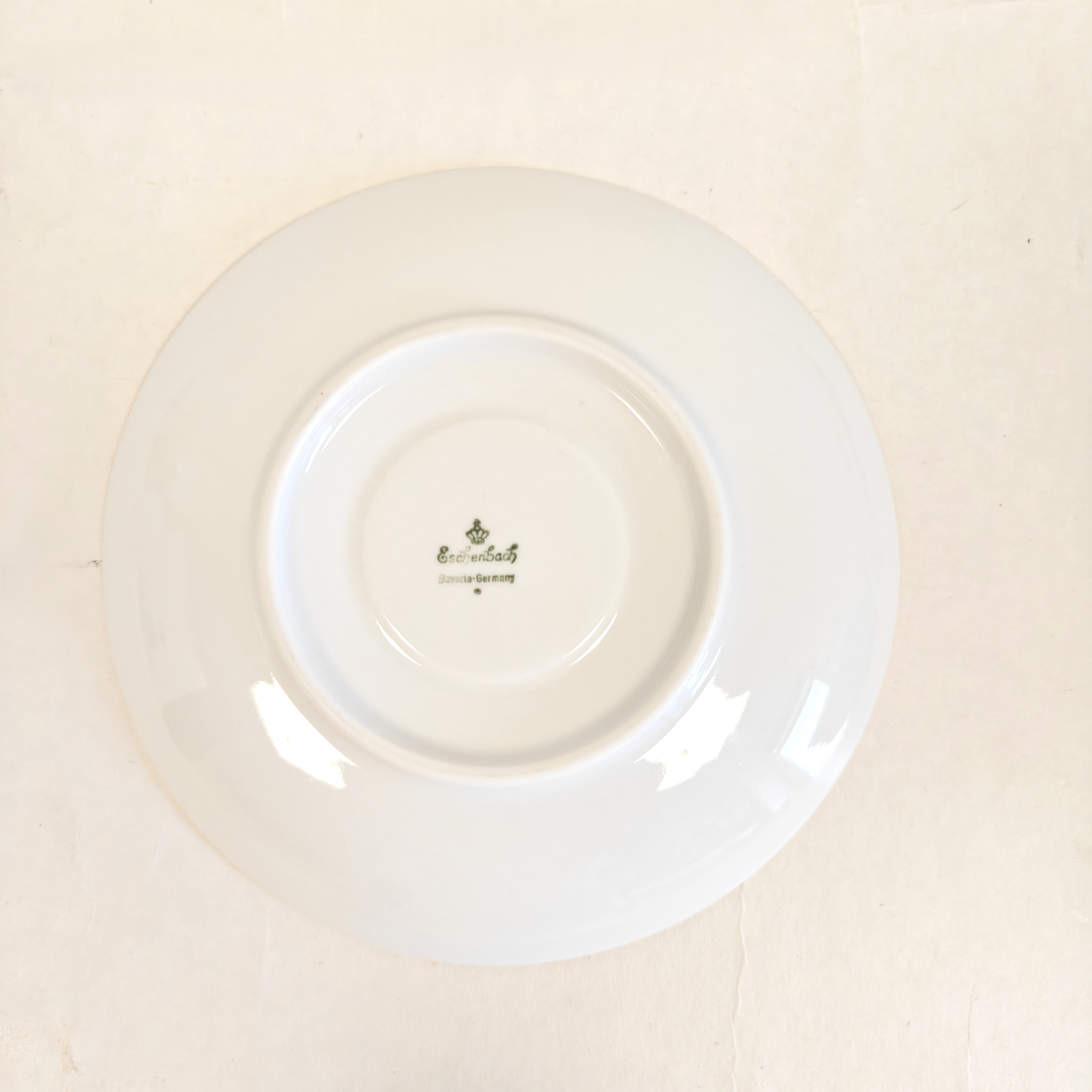 Voir photo 4 de Service à café Eschenbach Bavaria Germany en porcelaine blanche 6 tasses et 6 soucoupes Service à café Eschenbach Bavaria Germany en porcelaine blanche 6 tasses et 6 soucoupes reconditionné photo 4