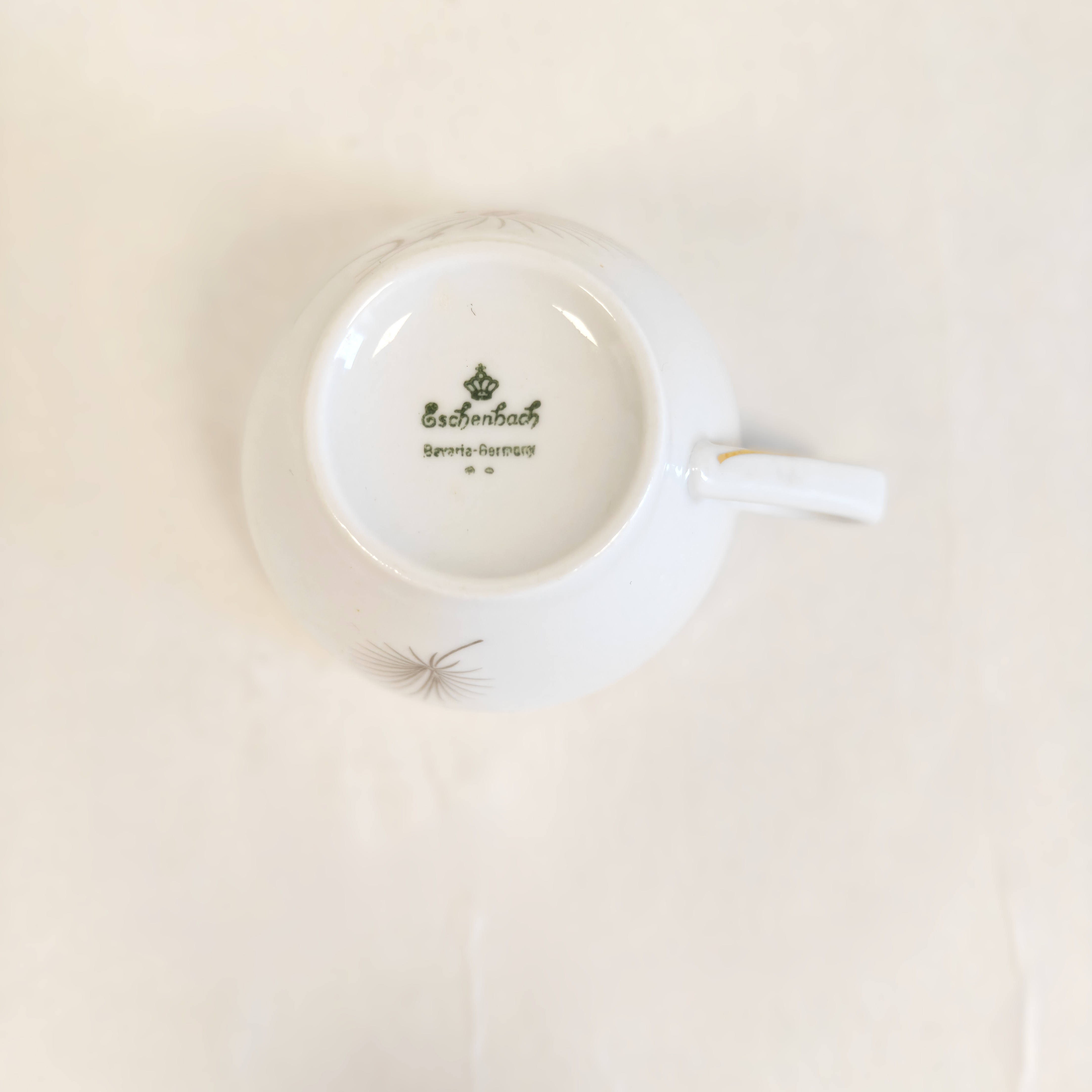 Voir photo 7 de Service à café Eschenbach Bavaria Germany en porcelaine blanche 6 tasses et 6 soucoupes Service à café Eschenbach Bavaria Germany en porcelaine blanche 6 tasses et 6 soucoupes reconditionné photo 7