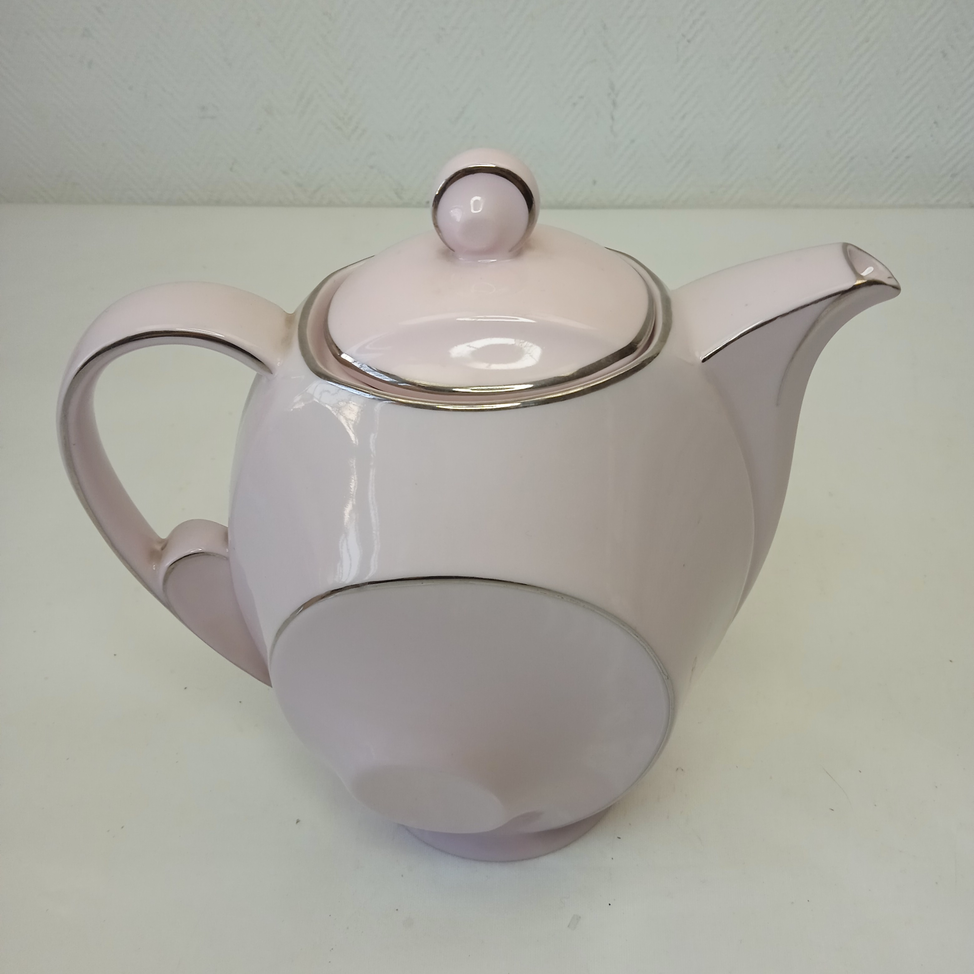 Voir photo 4 de Service à Café Tchécoslovaque en porcelaine, Cafetière, Sucrier, pot à lait Service à Café Tchécoslovaque en porcelaine, Cafetière, Sucrier, pot à lait reconditionné photo 4