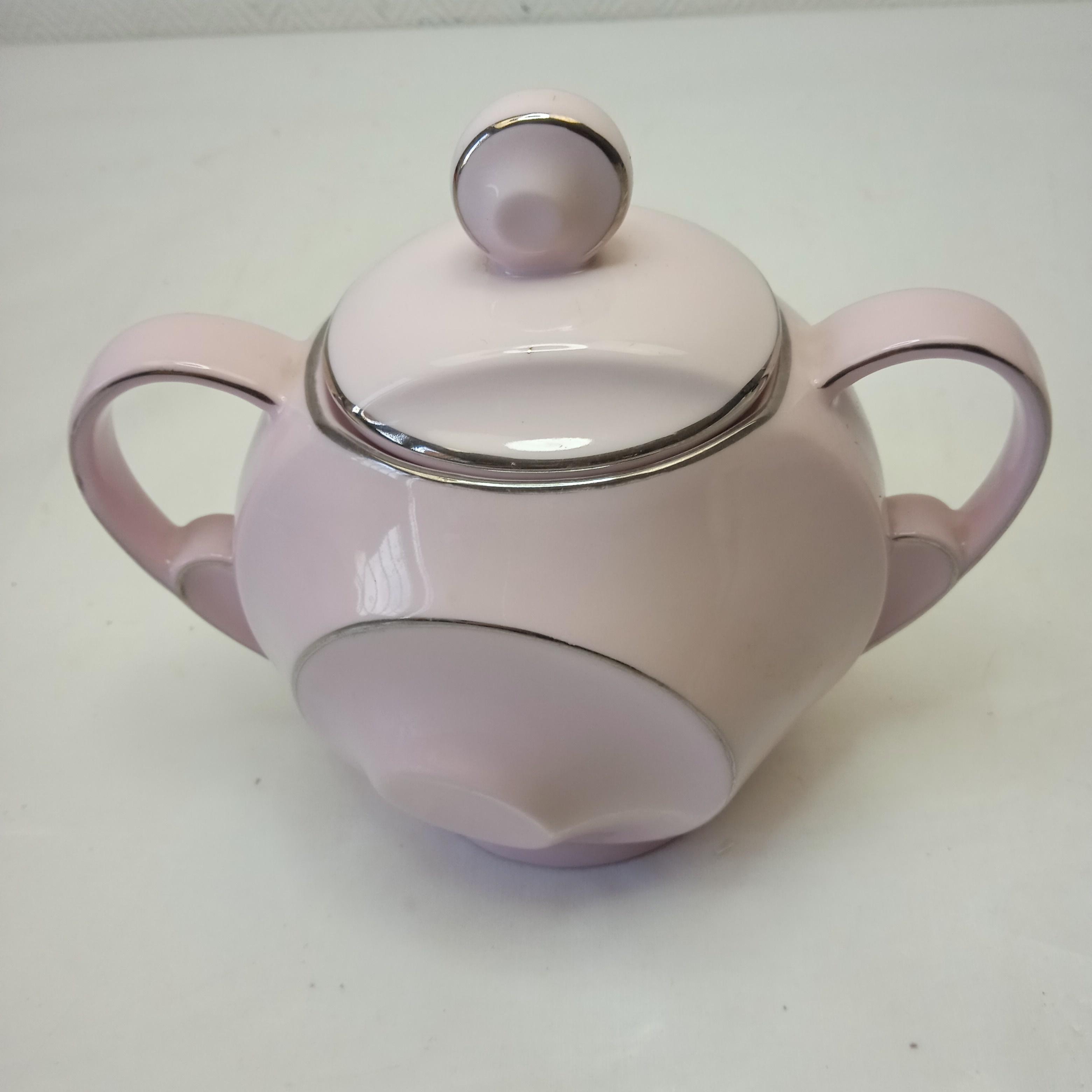 Voir photo 7 de Service à Café Tchécoslovaque en porcelaine, Cafetière, Sucrier, pot à lait Service à Café Tchécoslovaque en porcelaine, Cafetière, Sucrier, pot à lait reconditionné photo 7