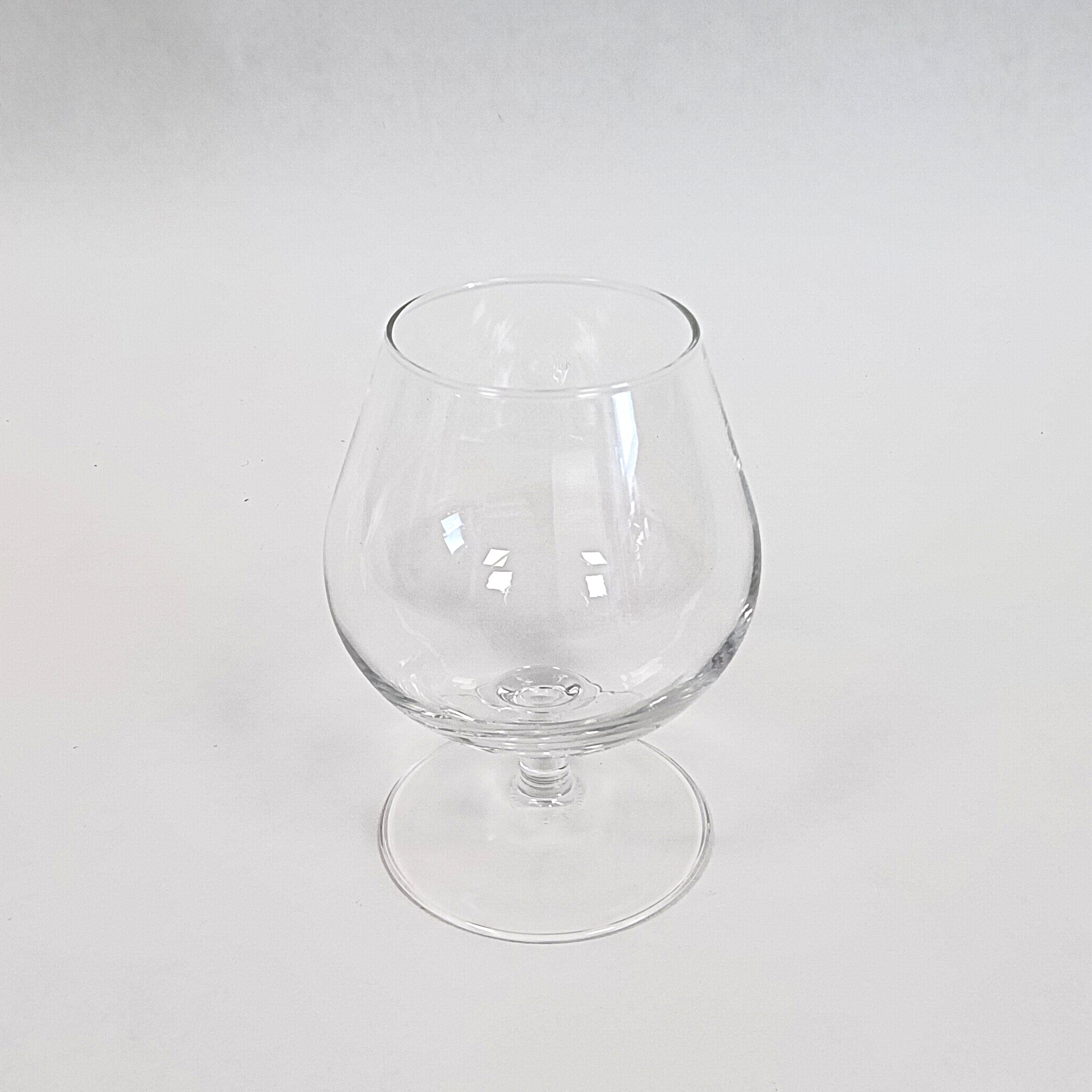 Voir photo 3 de Service à cognac carafe avec son bouchon et 6 verres assortis (made in West Germany) Service à cognac carafe avec son bouchon et 6 verres assortis (made in West Germany) reconditionné photo 3