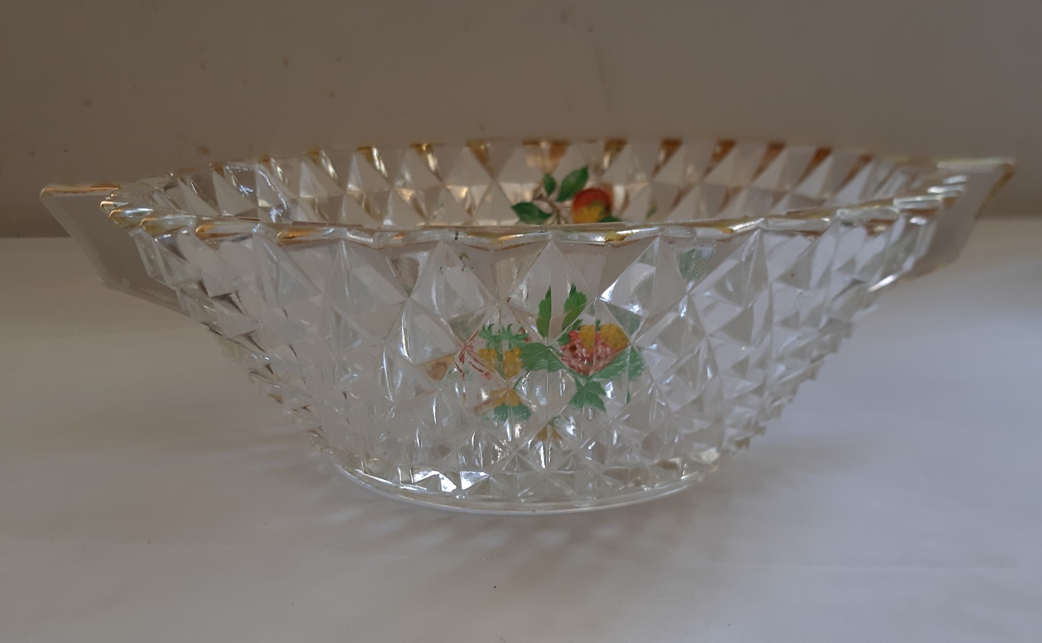 Voir photo 3 de SERVICE à DESSERT en verre pressé polychrome, saladier avec ses 5 coupelles, vintage France SERVICE à DESSERT en verre pressé polychrome, saladier avec ses 5 coupelles, vintage France Bon état reconditionné photo 3