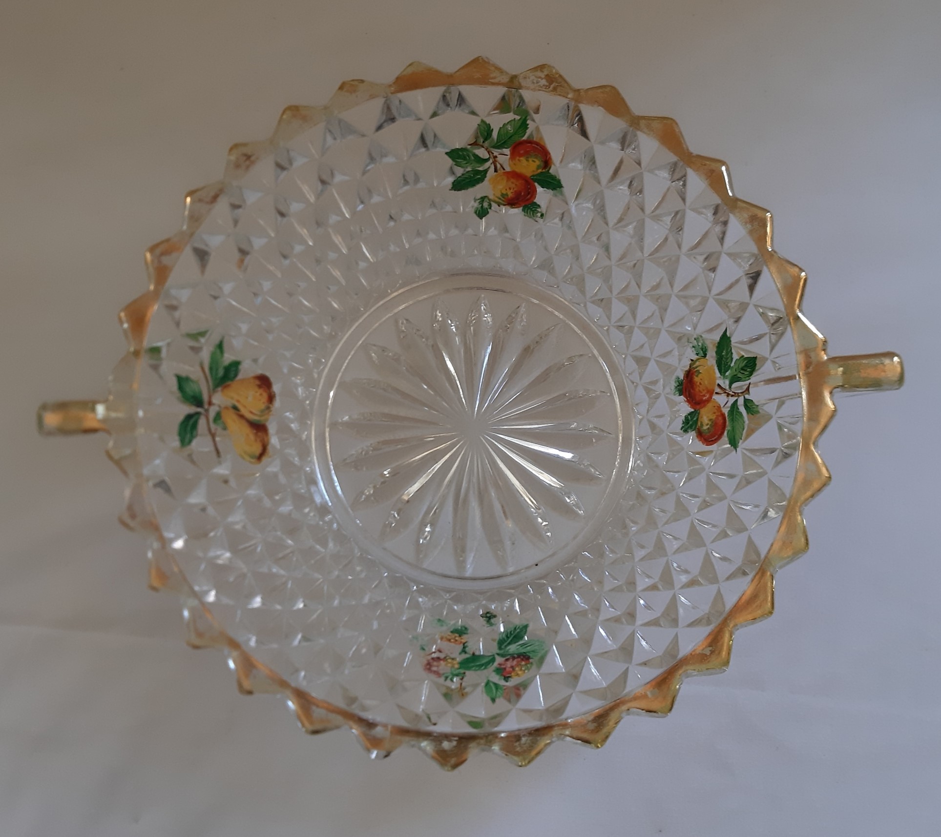 Voir photo 4 de SERVICE à DESSERT en verre pressé polychrome, saladier avec ses 5 coupelles, vintage France SERVICE à DESSERT en verre pressé polychrome, saladier avec ses 5 coupelles, vintage France Bon état reconditionné photo 4