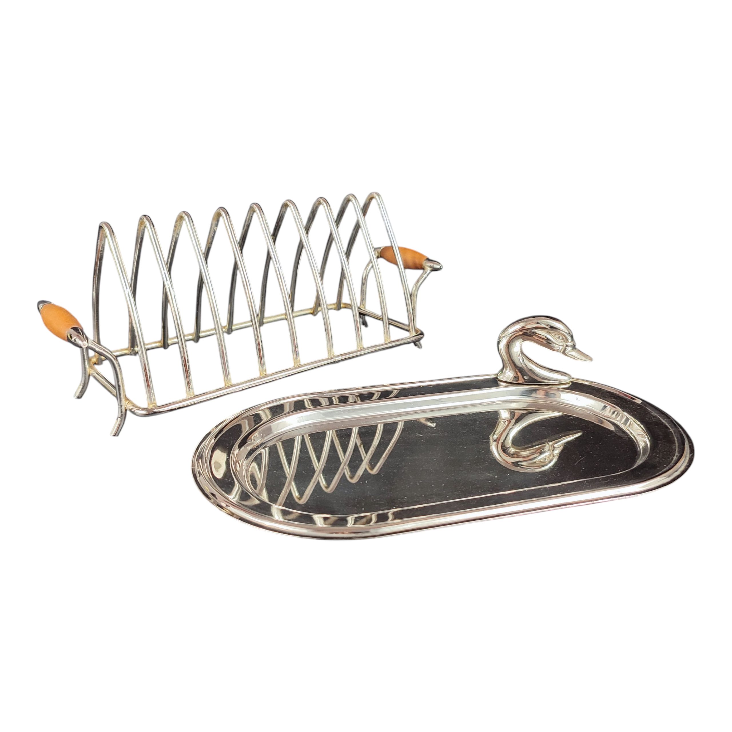 Acheter Service à foie gras - porte-toasts et plateau en métal argenté Bon état - 11,00 € Service à foie gras - porte-toasts et plateau en métal argenté Bon état reconditionné disponible sur Label Emmaüs