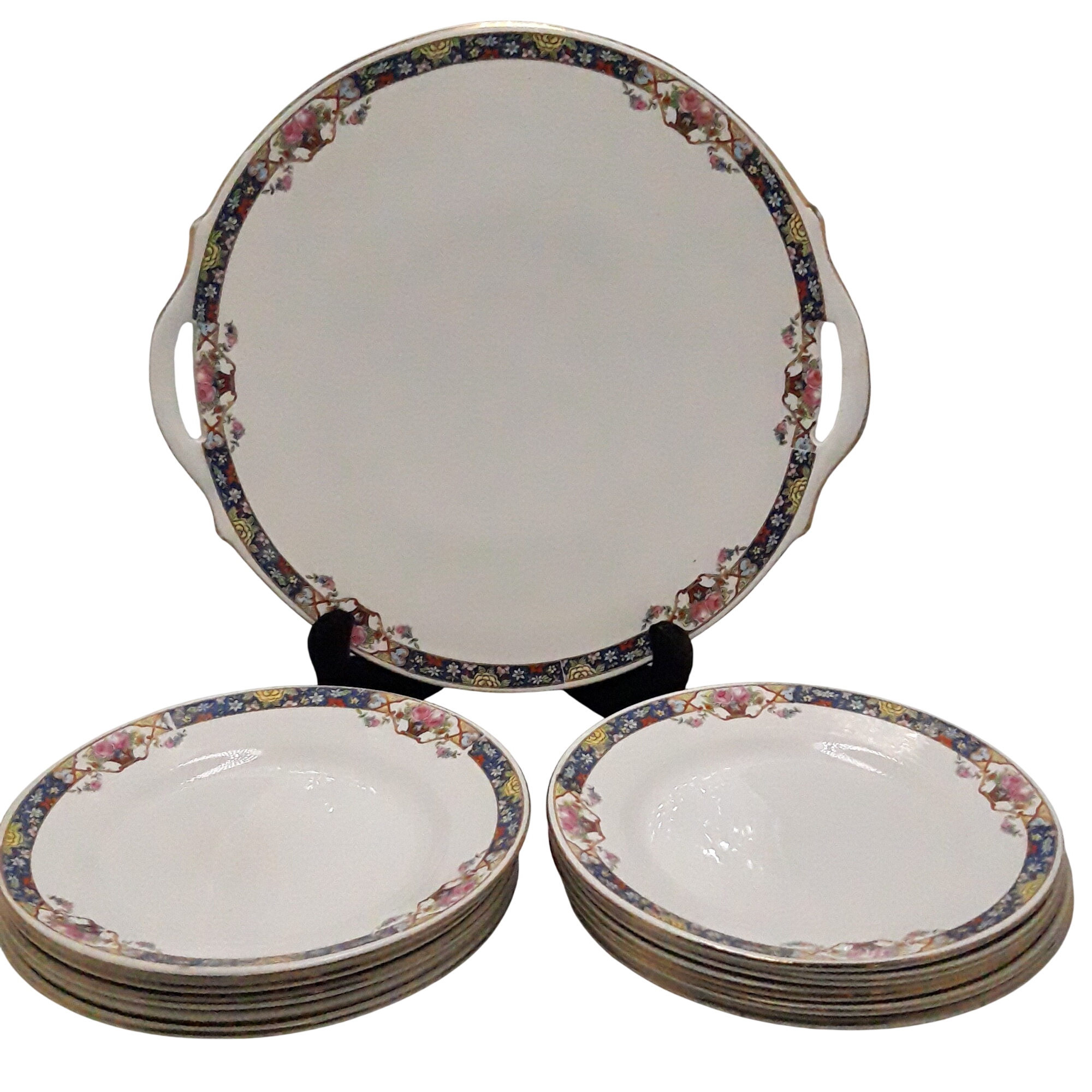Acheter Service à gateau ancien, plat + 10 assiettes Sarreguemines France Bon état - 47,00 € Service à gateau ancien, plat + 10 assiettes Sarreguemines France Bon état reconditionné disponible sur Label Emmaüs