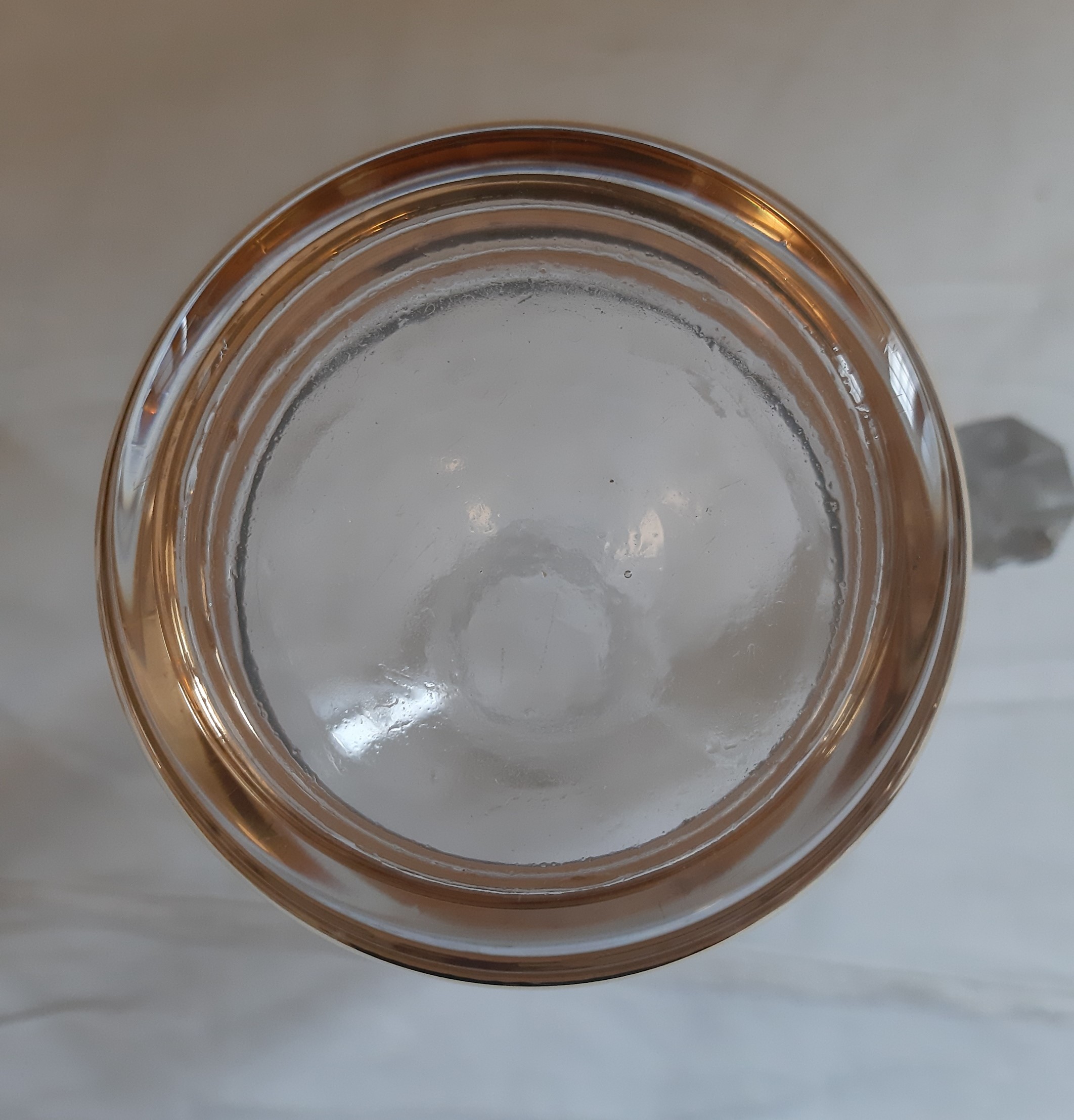 Voir photo 4 de Service à liqueur en verre avec liseré doré et oiseaux, numéroté 19, vintage Service à liqueur en verre avec liseré doré et oiseaux, numéroté 19, vintage Très bon état reconditionné photo 4