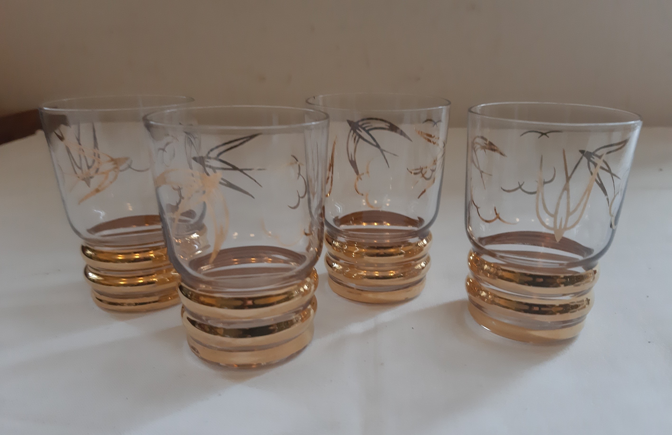 Voir photo 5 de Service à liqueur en verre avec liseré doré et oiseaux, numéroté 19, vintage Service à liqueur en verre avec liseré doré et oiseaux, numéroté 19, vintage Très bon état reconditionné photo 5