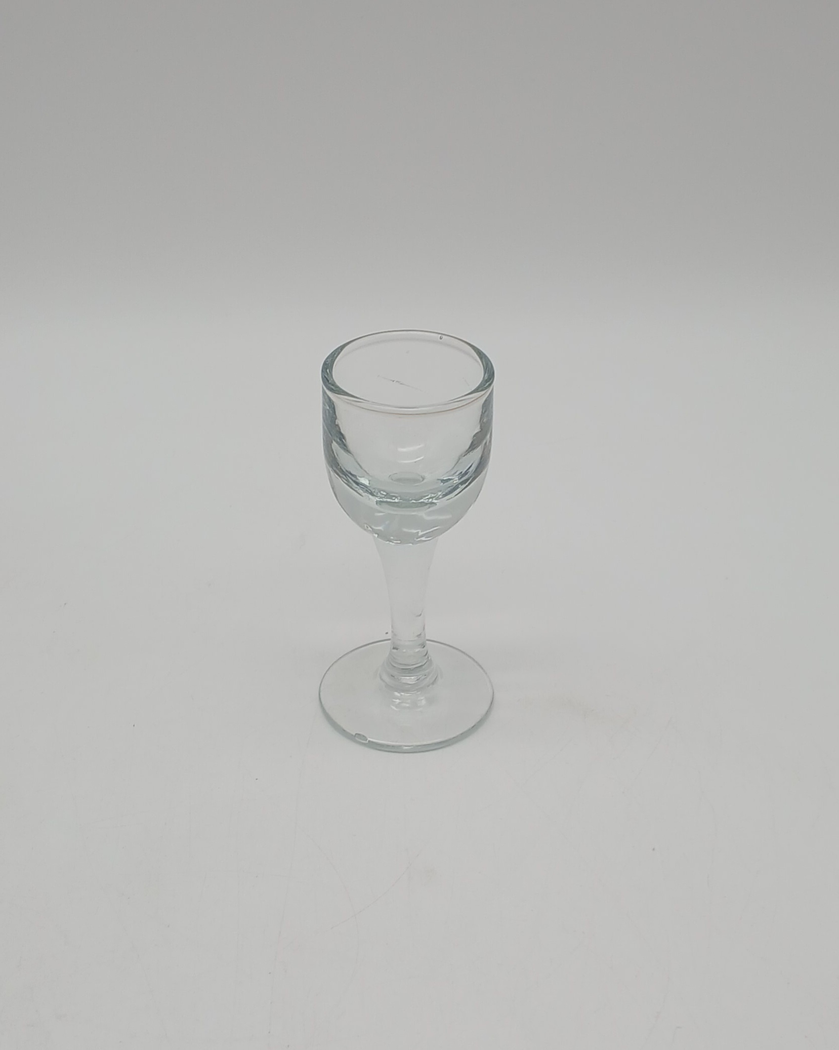 Voir photo 19 de Service à liqueur - Mirabelle - en verre taillé à la main - France Service à liqueur - Mirabelle - en verre taillé à la main - France Très bon état reconditionné photo 19