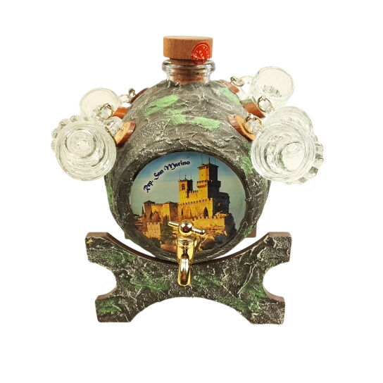 SERVICE à liqueurs original en forme de tonnelet Très bon état - 20,00 € SERVICE à liqueurs original en forme de tonnelet Très bon état reconditionné disponible sur Label Emmaüs