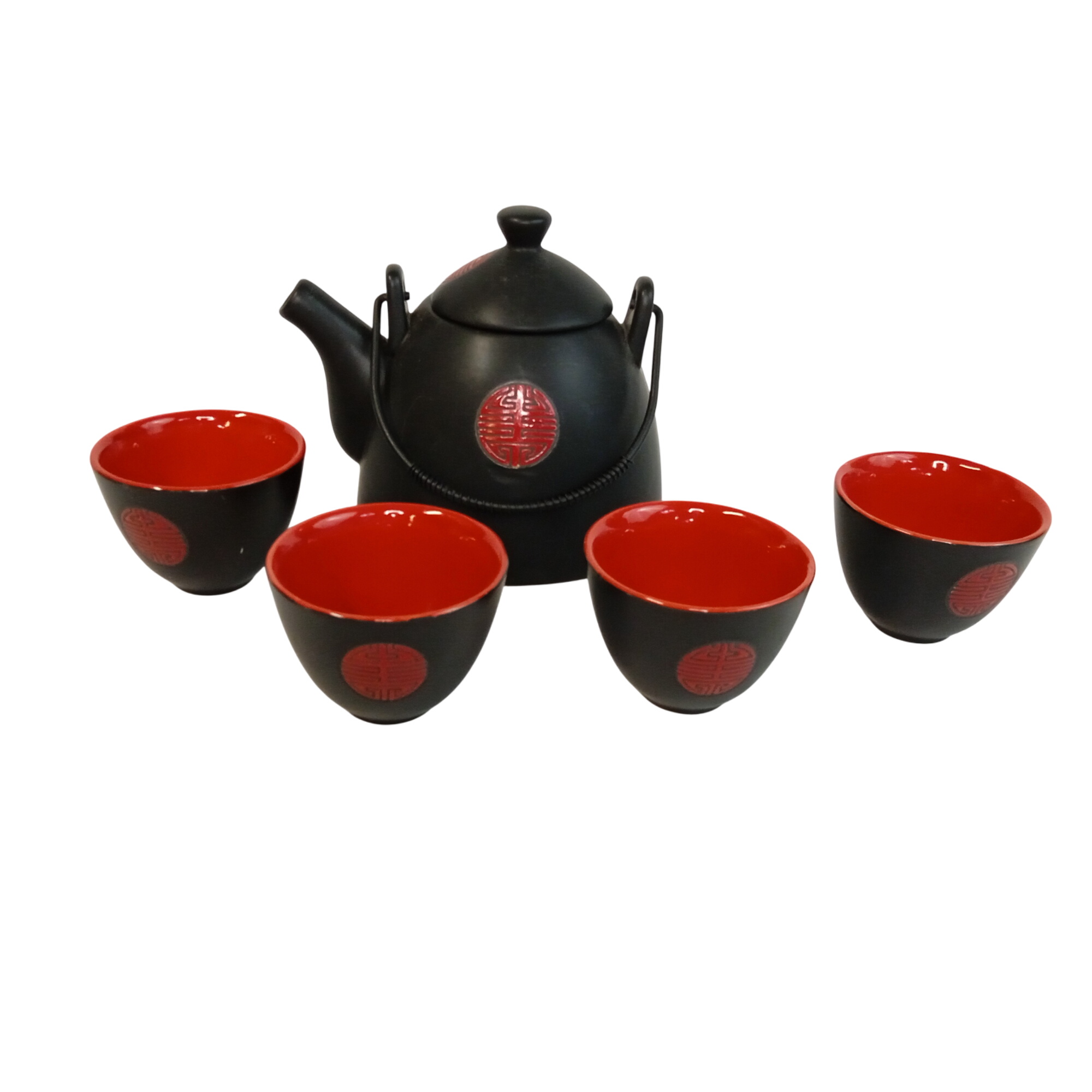 Service à thé asiatique 5 pièces en céramique noir et rouge Très bon état - 24,00 € Service à thé asiatique 5 pièces en céramique noir et rouge Très bon état reconditionné disponible sur Label Emmaüs