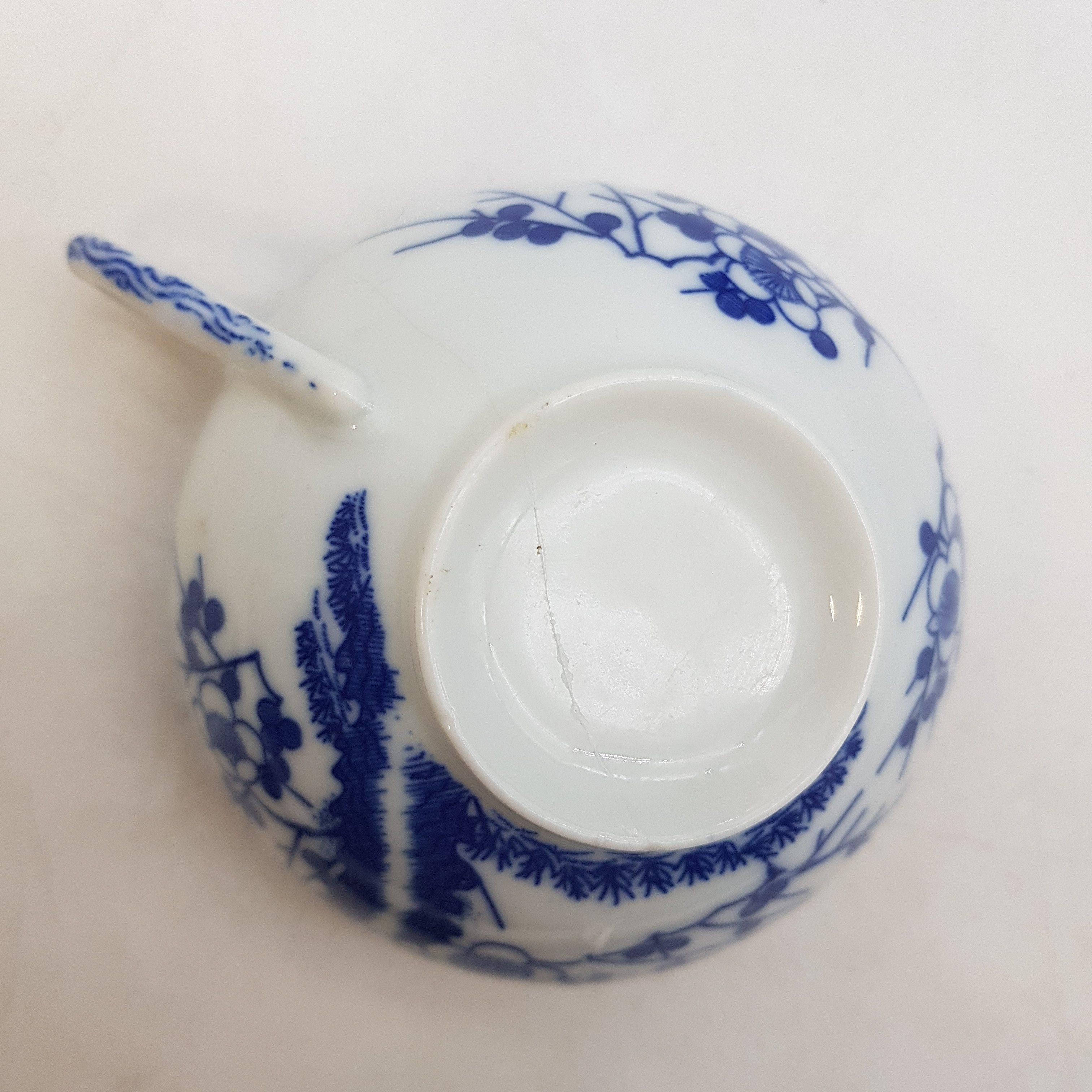 Voir photo 4 de Service à thé et à café en porcelaine du Japon - Très jolie décor floral bleue Service à thé et à café en porcelaine du Japon - Très jolie décor floral bleue Bon état reconditionné photo 4