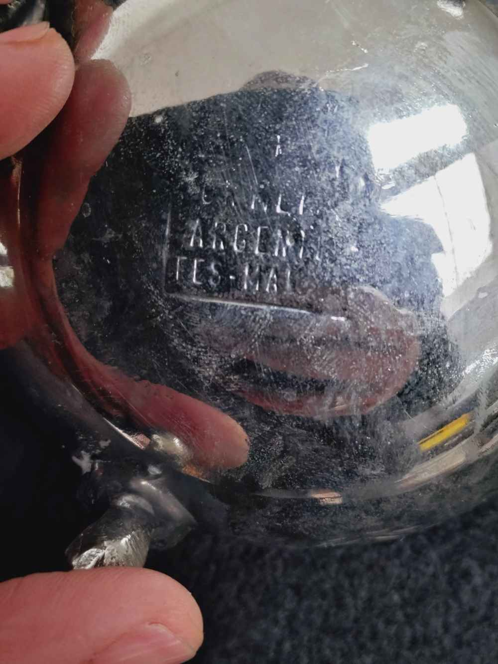 Voir photo 19 de Service à thé marocain, table à pied, 6 verres à thé, théière et sucrier en métal argenté. Service à thé marocain, table à pied, 6 verres à thé, théière et sucrier en métal argenté. Bon état reconditionné photo 19