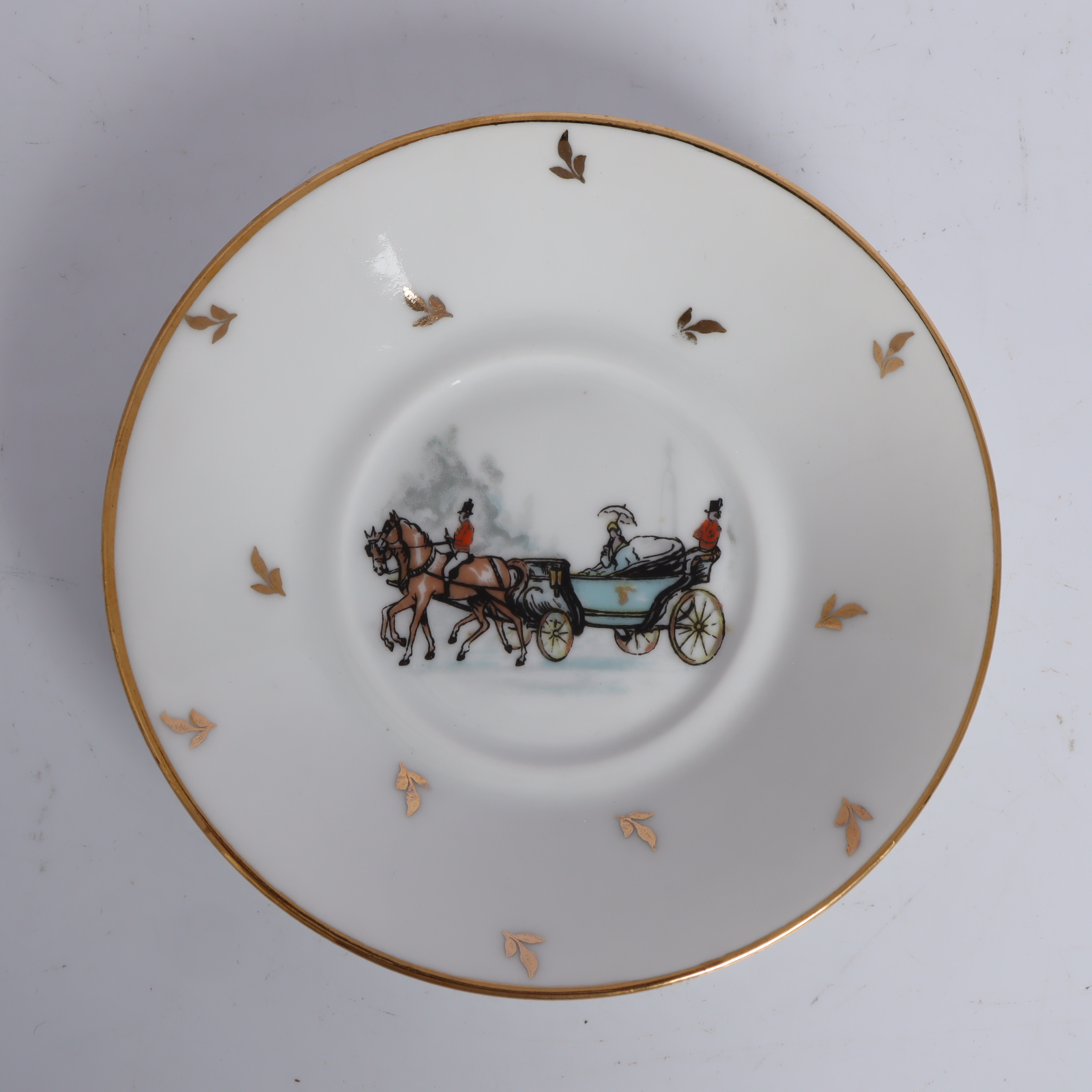 Voir photo 5 de Service à thé ou café - 4 tasses litron et 4 soucoupes - Porcelaine de Limoges Service à thé ou café - 4 tasses litron et 4 soucoupes - Porcelaine de Limoges Très bon état reconditionné photo 5