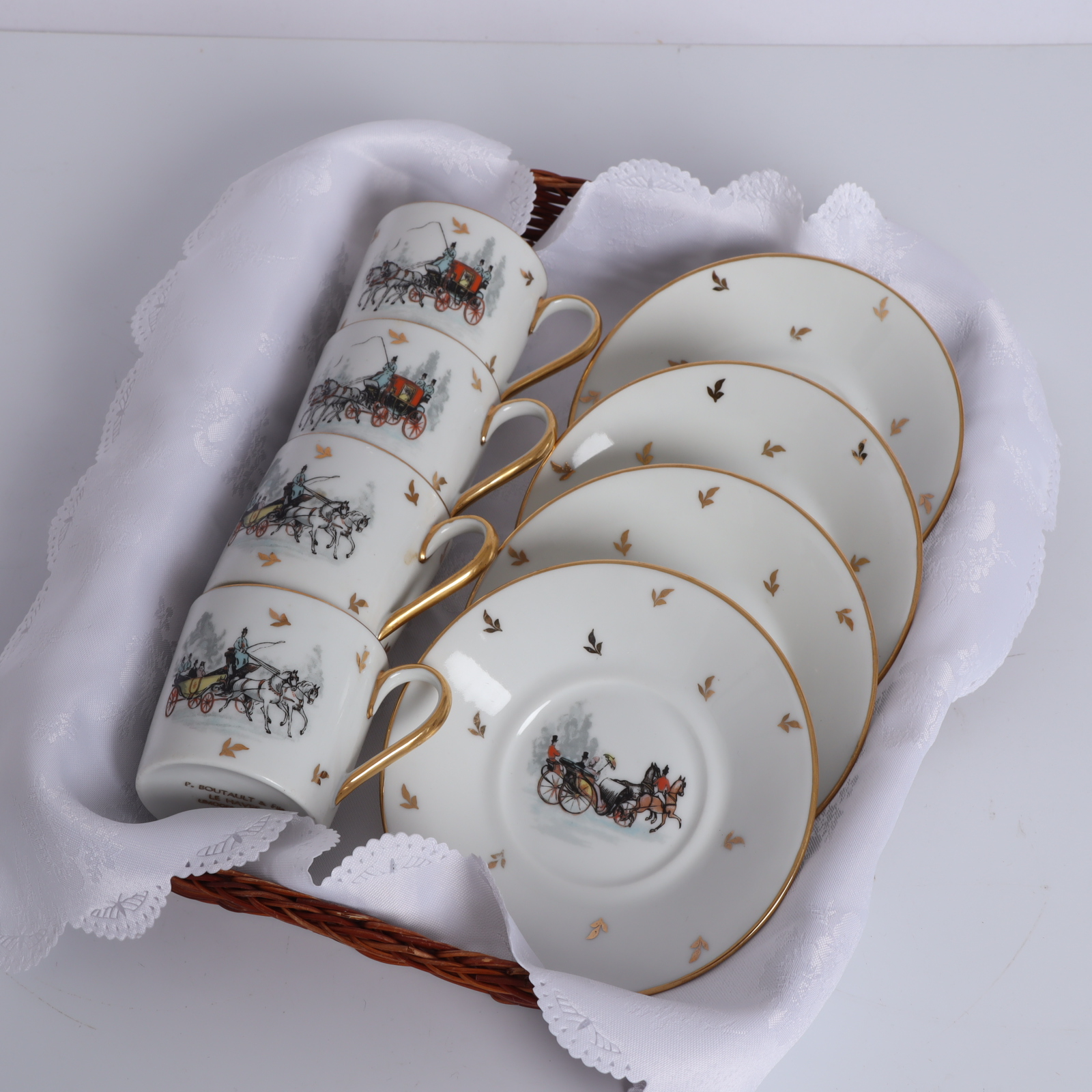 Voir photo 7 de Service à thé ou café - 4 tasses litron et 4 soucoupes - Porcelaine de Limoges Service à thé ou café - 4 tasses litron et 4 soucoupes - Porcelaine de Limoges Très bon état reconditionné photo 7