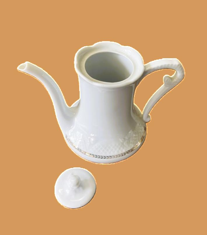 Voir photo 3 de Service à thé, théière, sucrier et pot à lait, porcelaine, création P. Deshoulières Service à thé, théière, sucrier et pot à lait, porcelaine, création P. Deshoulières reconditionné photo 3